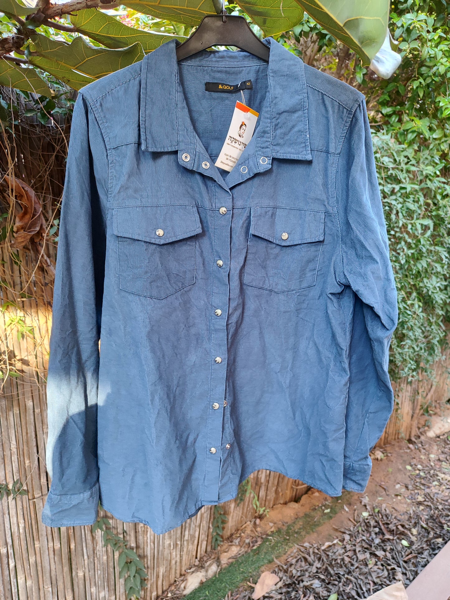 חולצת קורדרויי מכופתרת בכחול - Image 3 by &GOLF