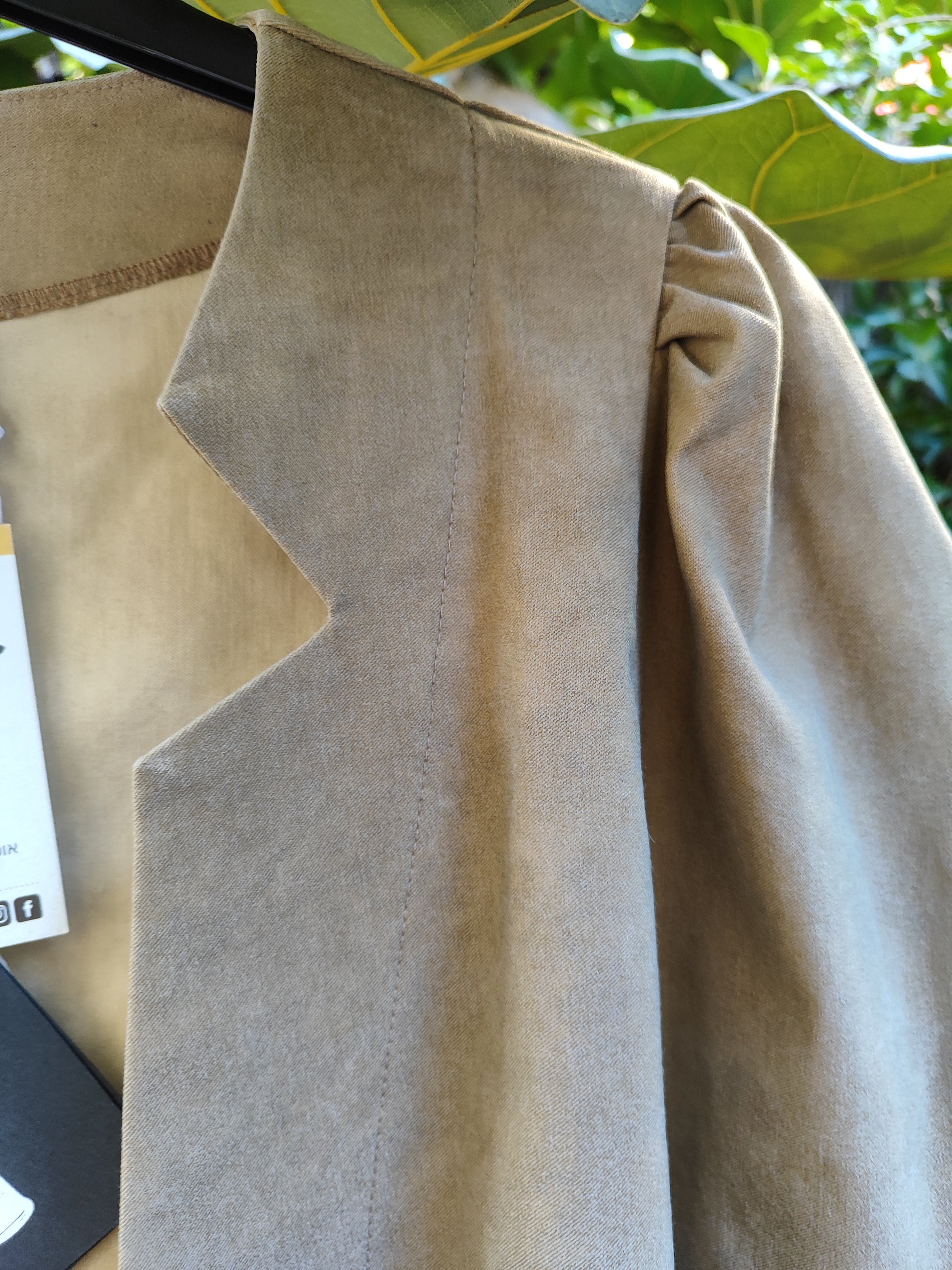 ז'קט מוקה פתוח בצווארון משולשים  - Image 2 by MR