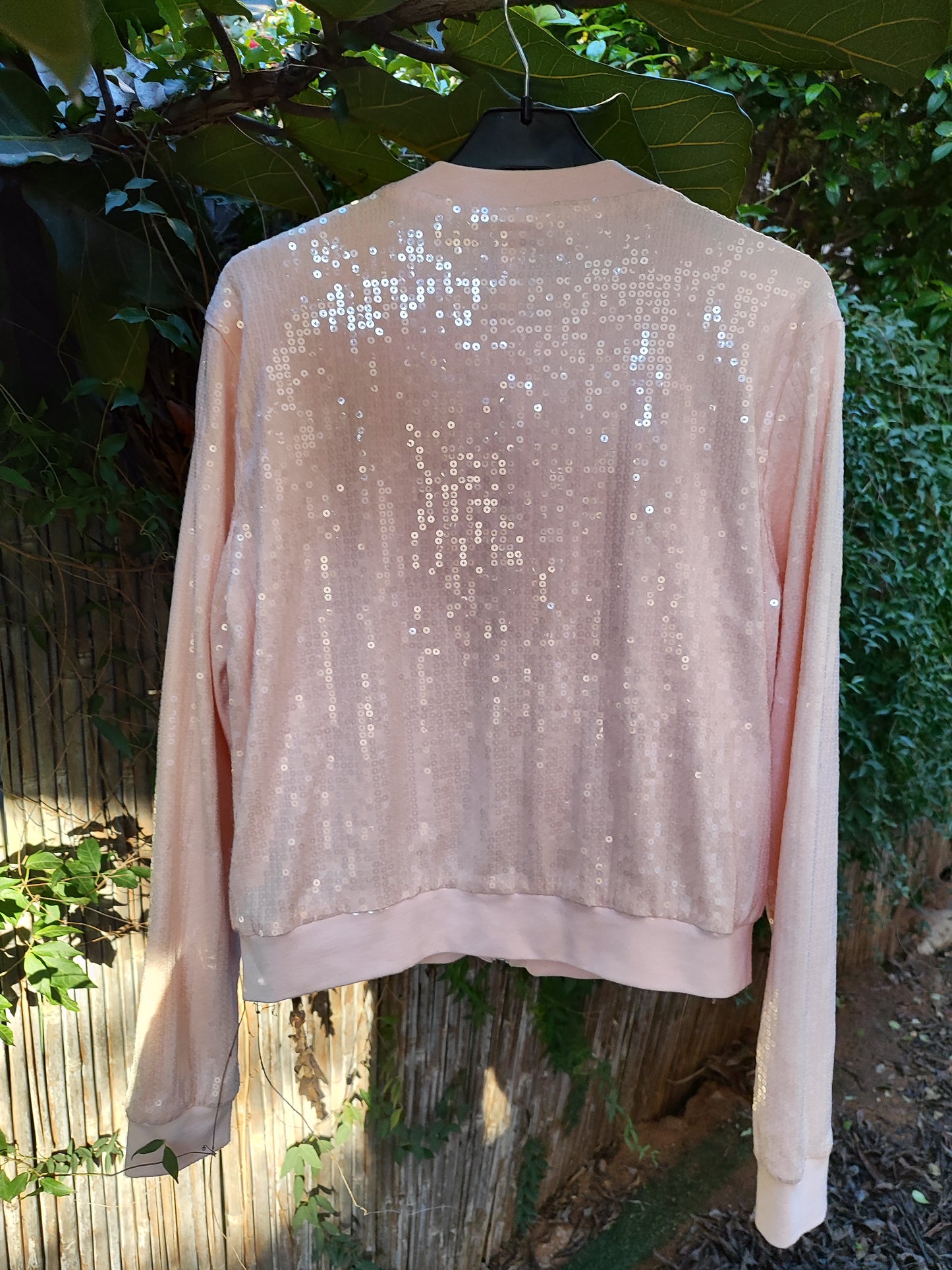 ג׳קט ורוד רך מנצנץ בפייטים - Image 6 by Forever 21