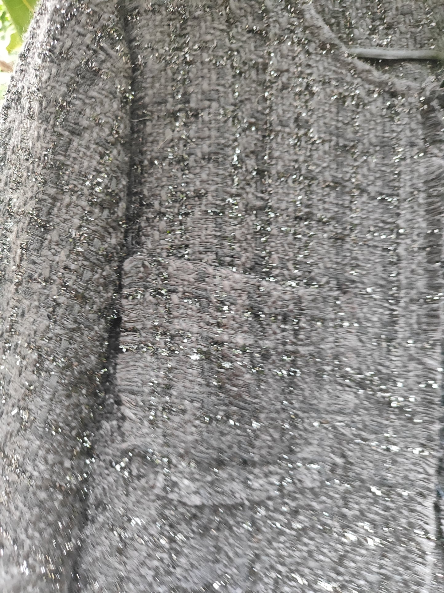 ז'קט שחור מנוצנץ עם סגירת כפתור  by Living Lounge - Size L - xl