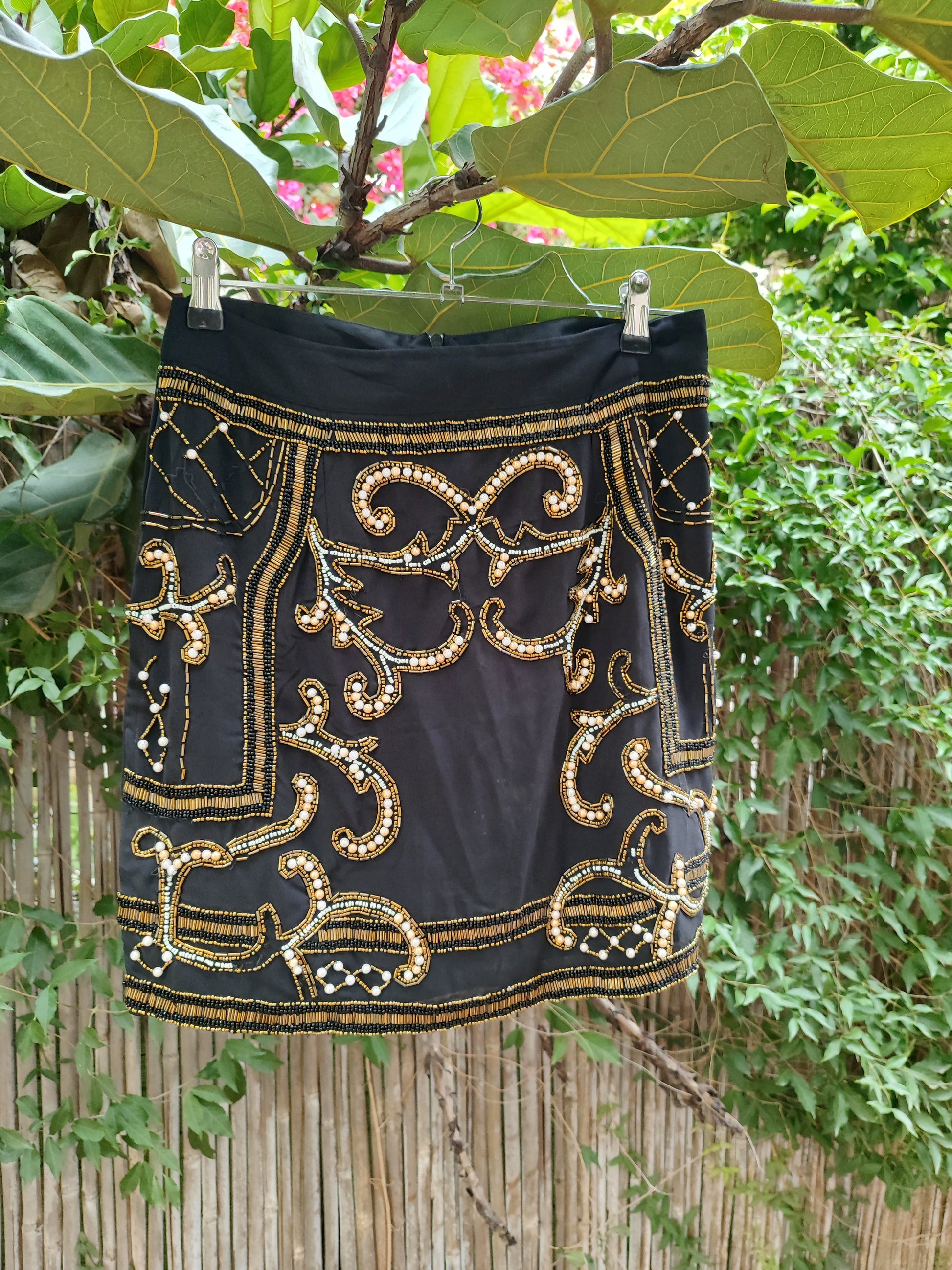 חצאית ערב בעיצוב ייחודי בפנינים וזהבים - Image 3 by M