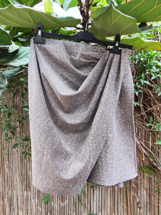 חצאית מיני מטאלית כסופה בכיווצי על  by Oma - Size S