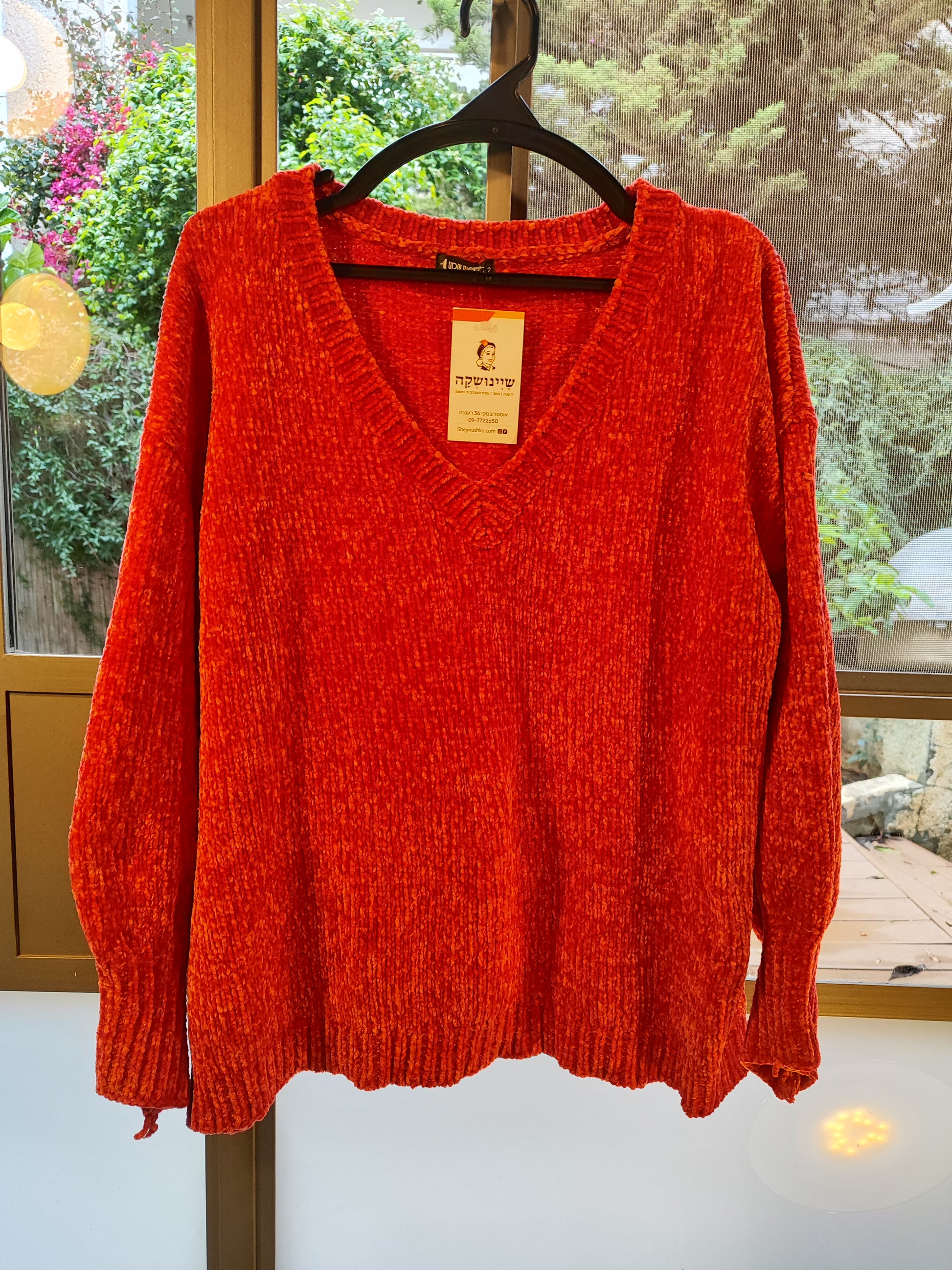 סוודר אדום סרוג נעים ומאיר by שינושקה - Size L - xl