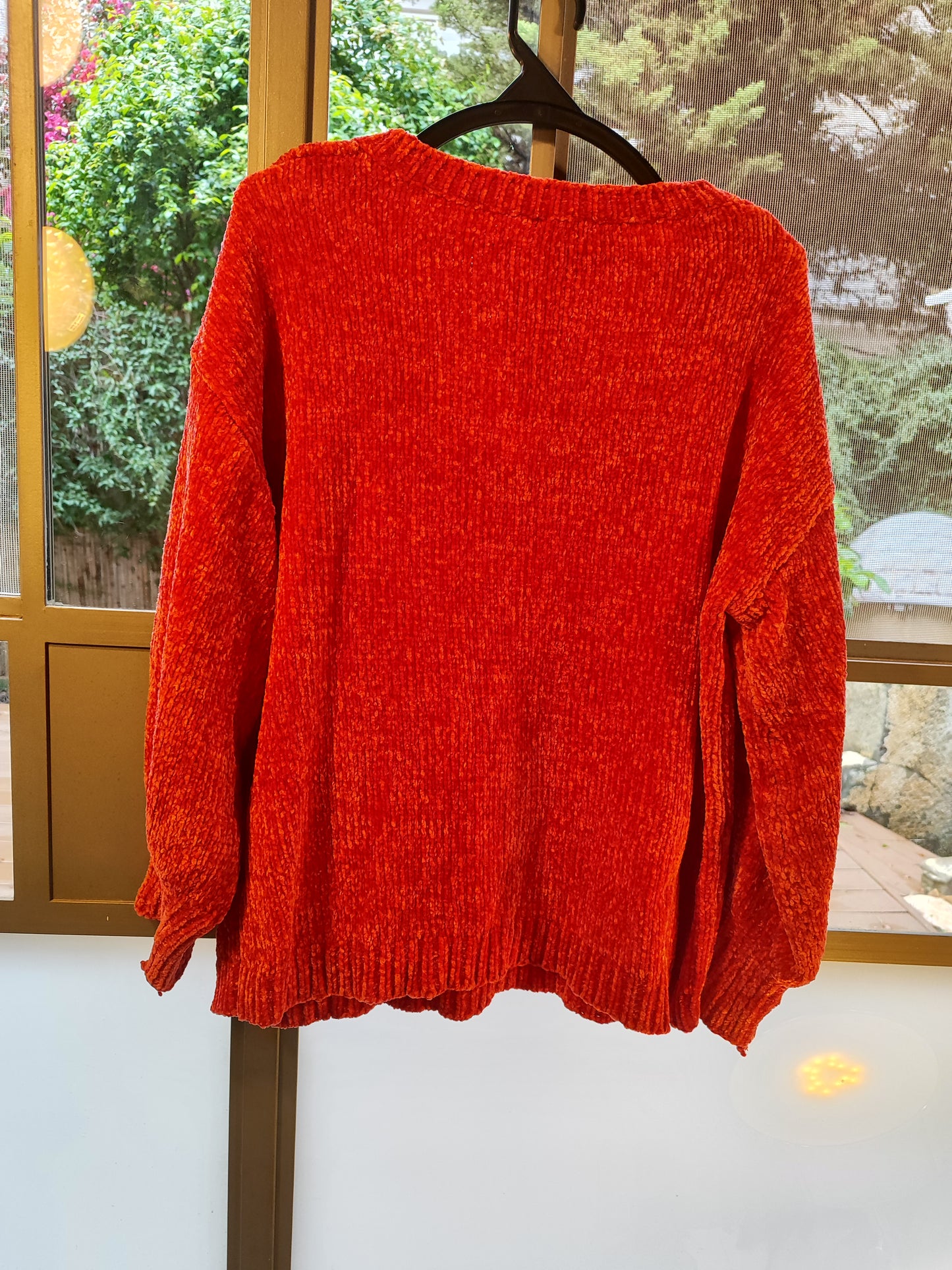 סוודר אדום סרוג נעים ומאיר - Image 3 by שינושקה