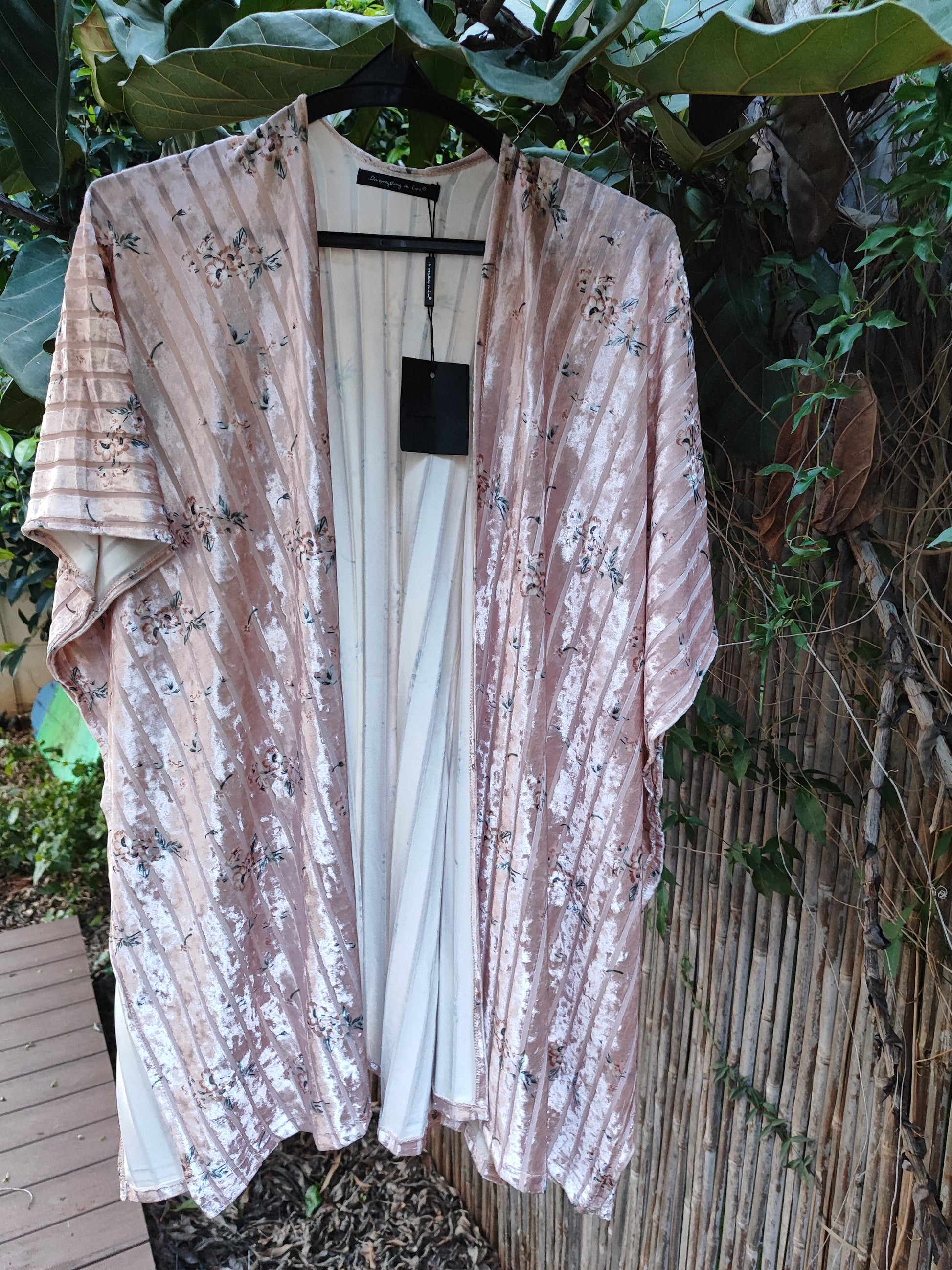 קימונו קצר פסים קטיפתים פרחוני - Image 3