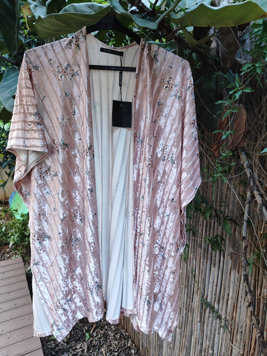 קימונו קצר פסים קטיפתים פרחוני - Image 3