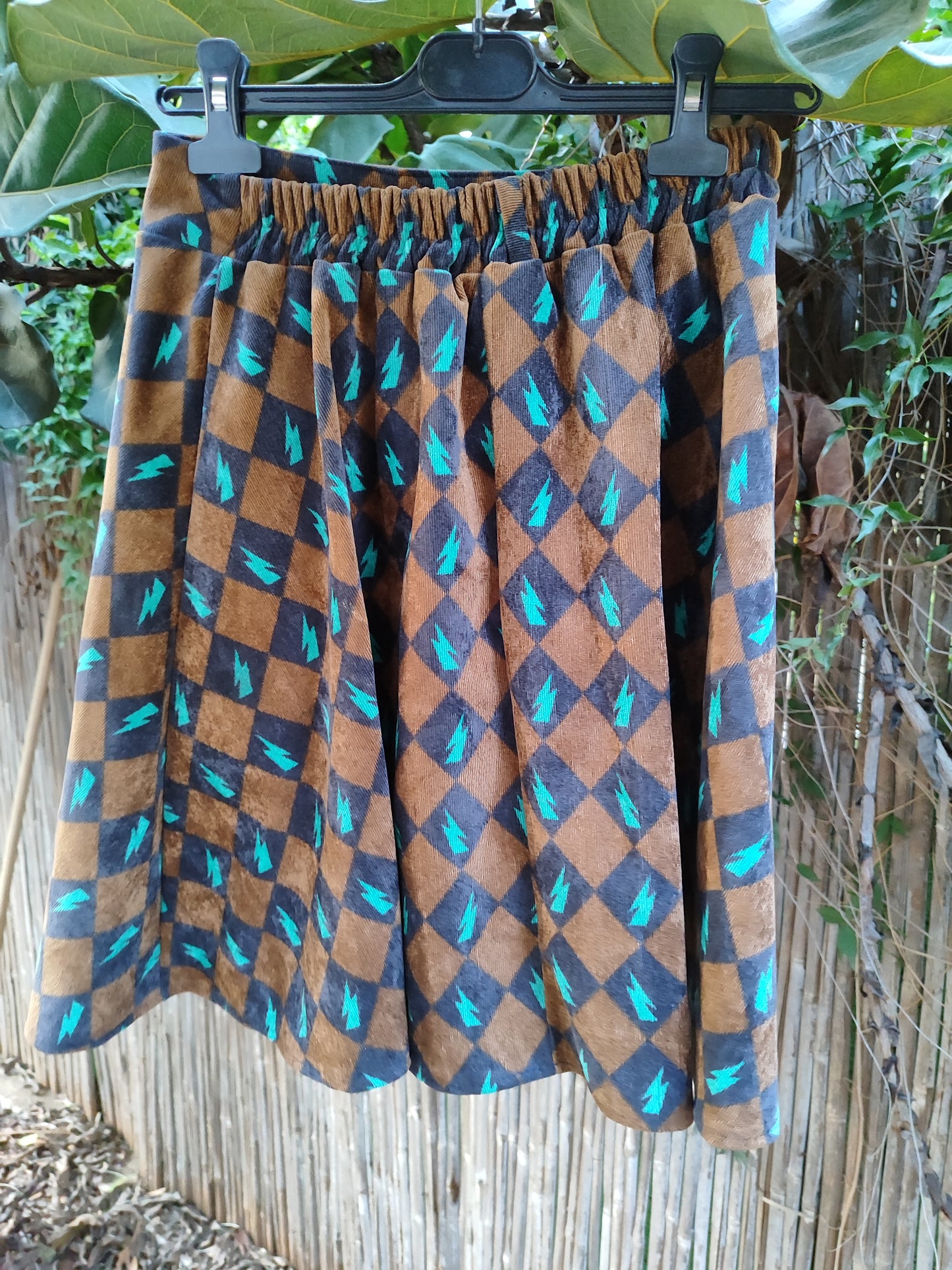 חצאית קורדרויי בריבועי ברק רטרו by קאלה - Size M