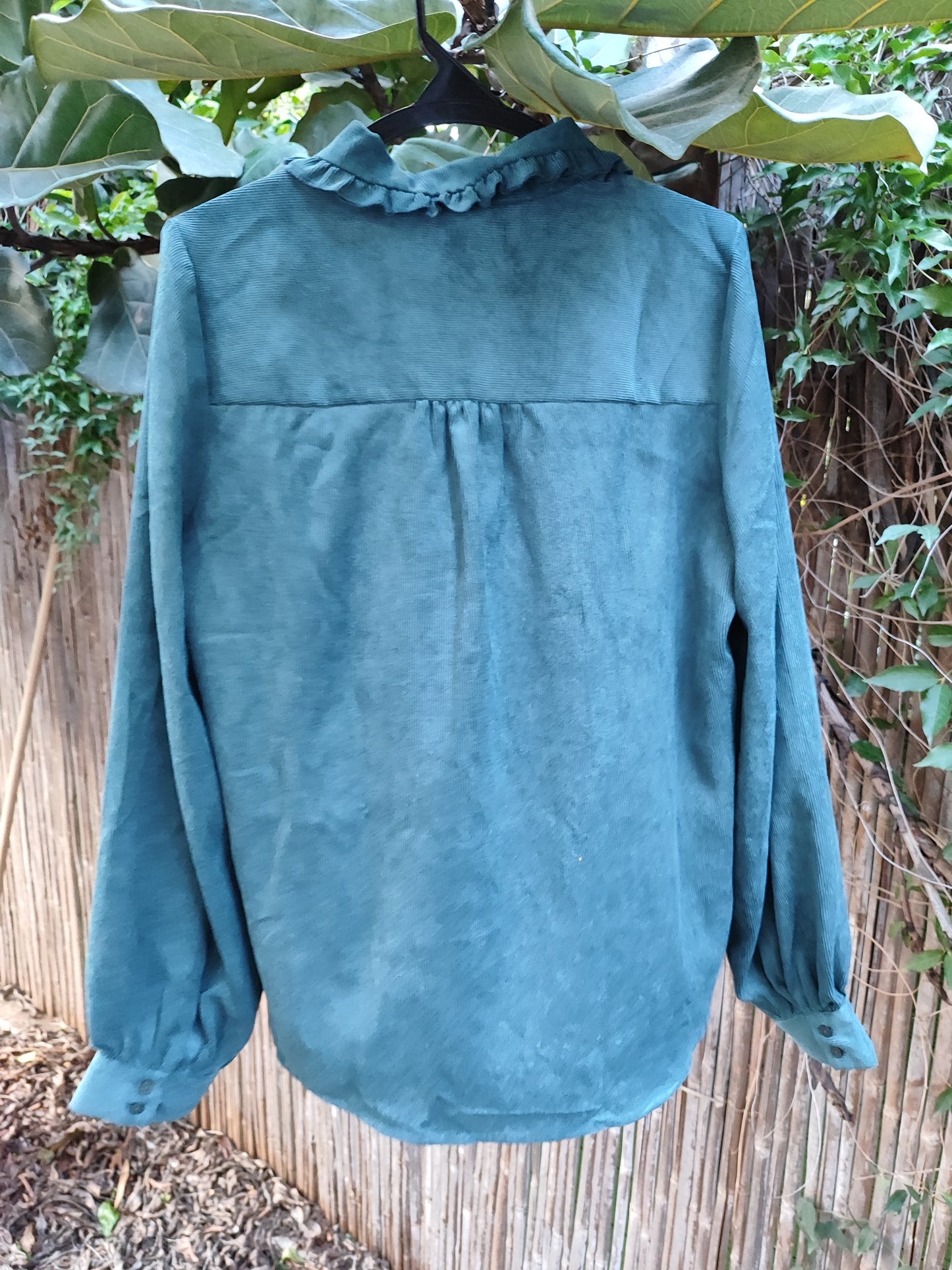 חולצת קורדרויי כחולה בצאוורון מעוטר - Image 5 by Cotton Chic