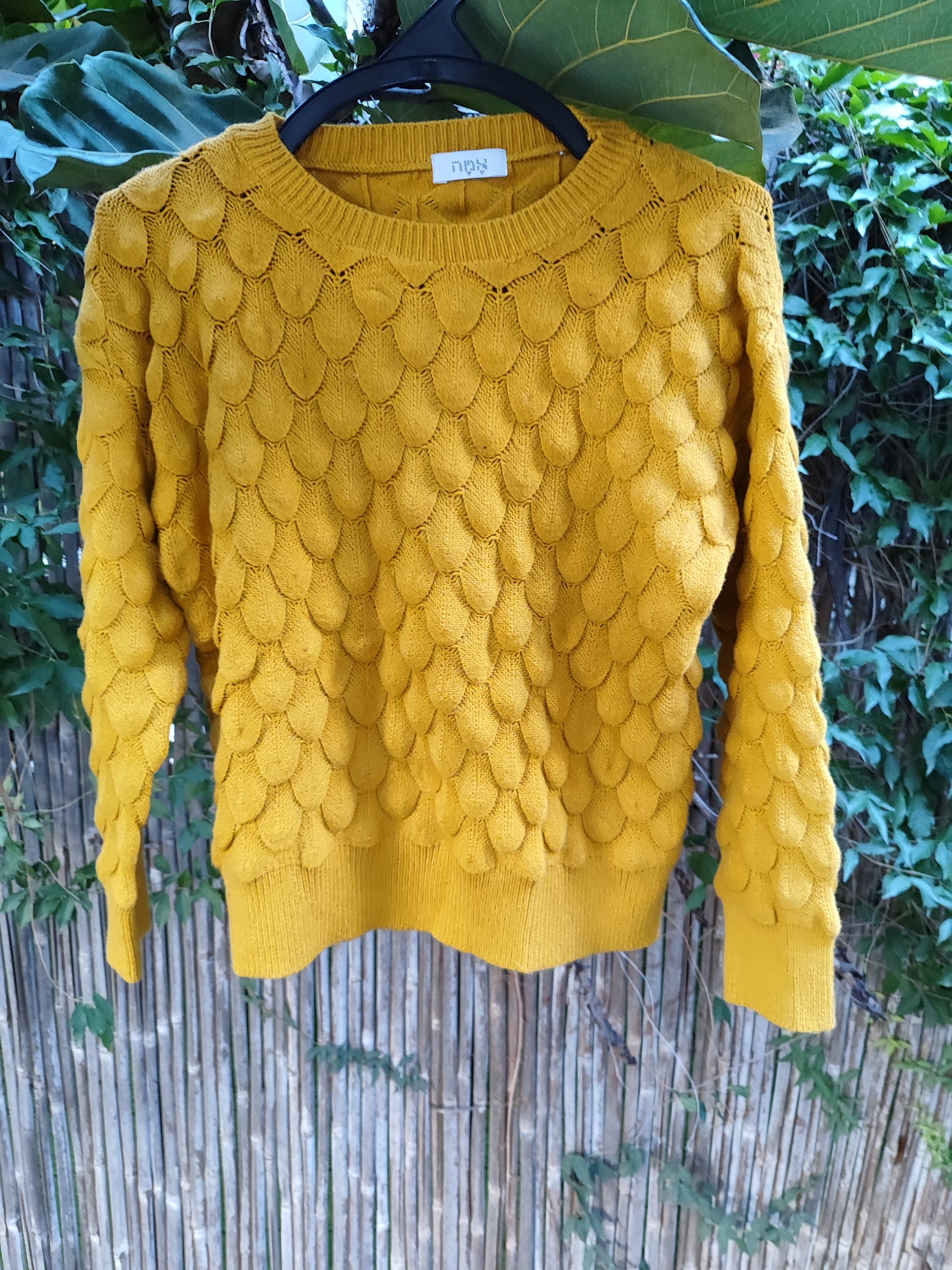 סוודר חרדל בטקסטורה  by אמה - Size M