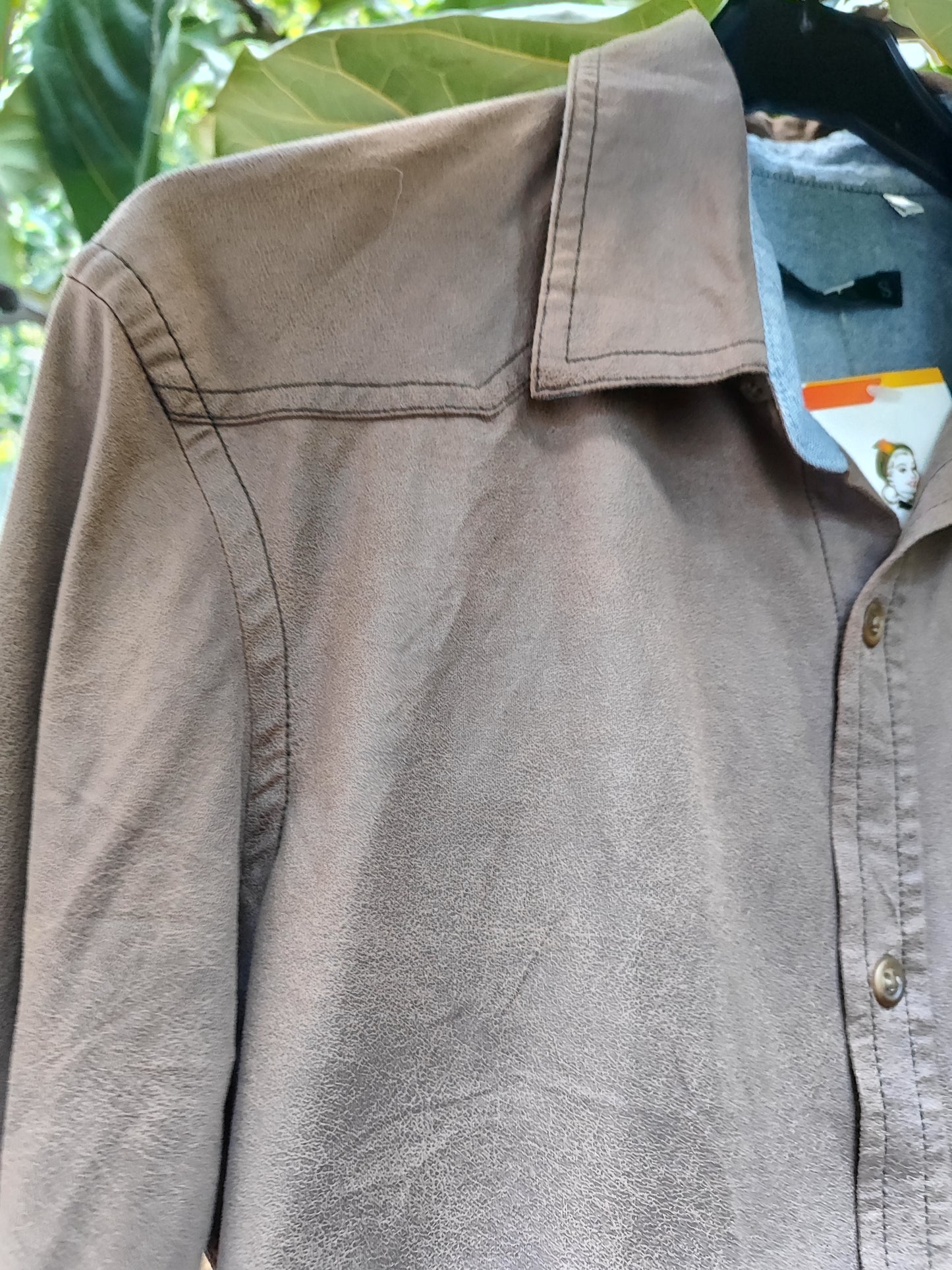 חולצת שוקולד מכוםתרת בסופים ג'ינס  - Image 5 by RENUAR