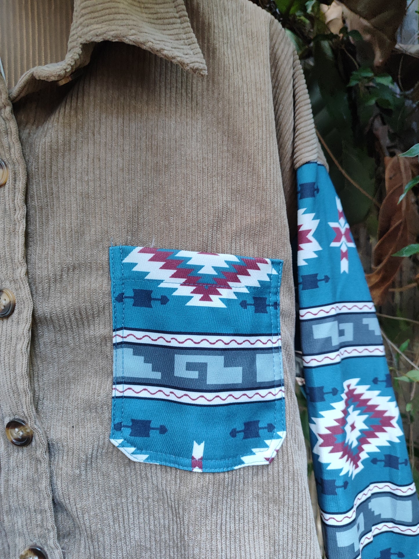 חולצת קורדרויי כפתורים בשרוולים א. ניים - Image 3