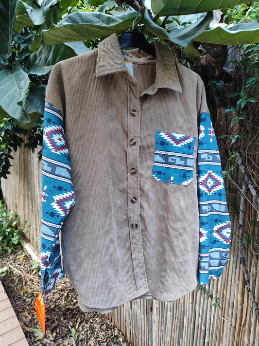 חולצת קורדרויי כפתורים בשרוולים א. ניים - Image 4