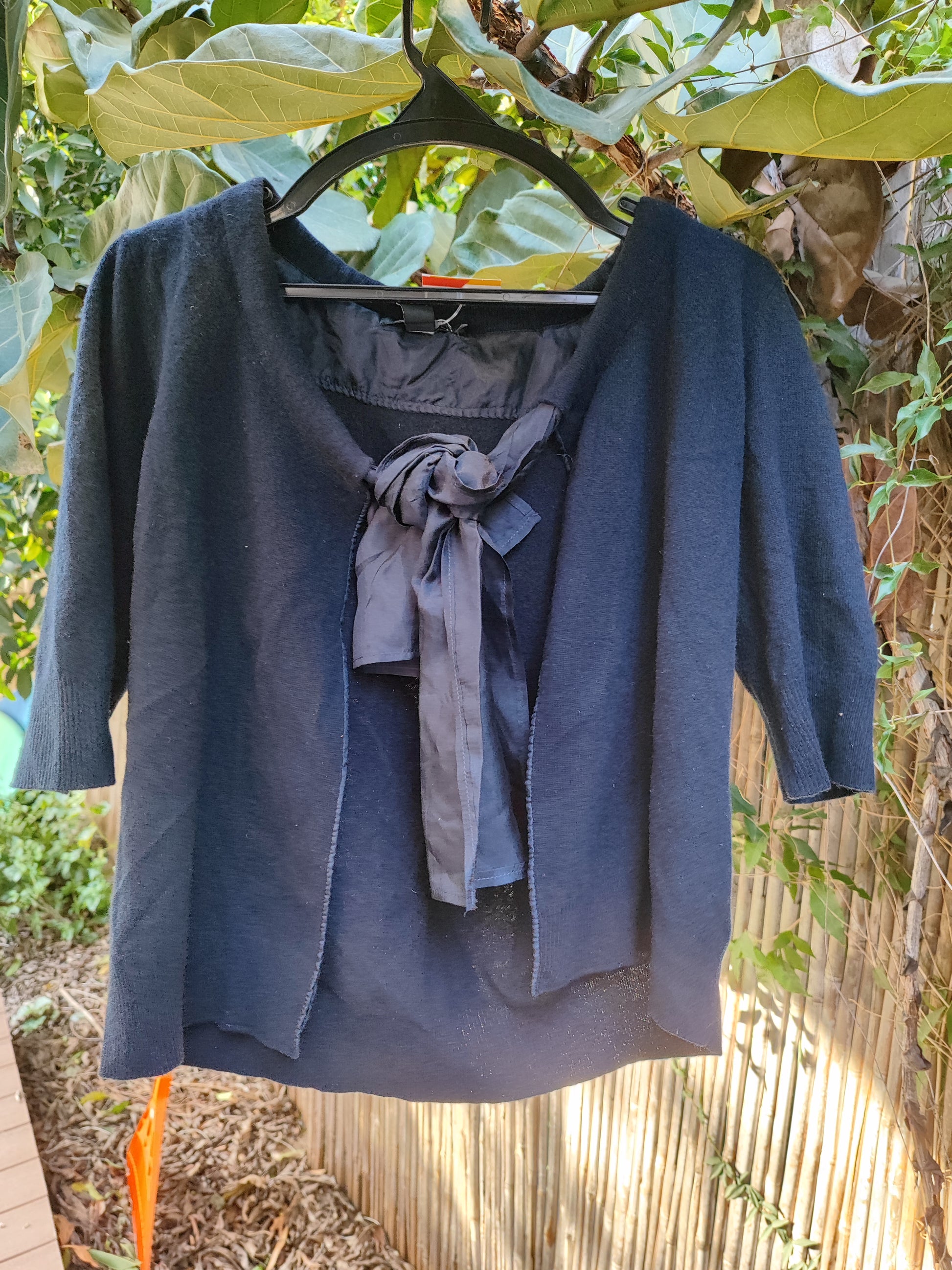 קרדיגן סריג שחור חצי שרוול בקשירת סרט - Image 3 by DKNY