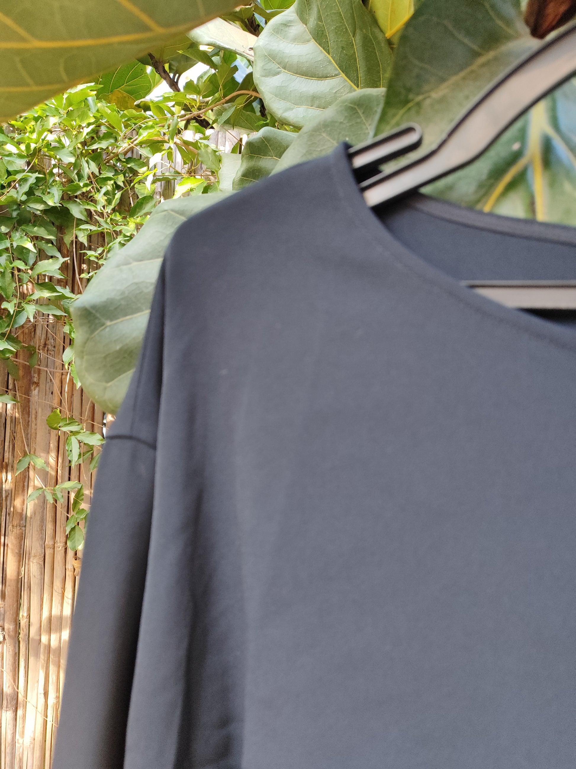 חולצת יוניקלו שחורה דקה קלאסית by Uniqlo - Size XL