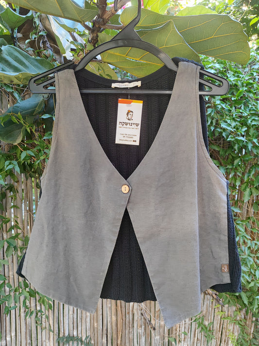 ווסט אפור בכפתור עליון וגב סרוג - Image 3 by Lizard