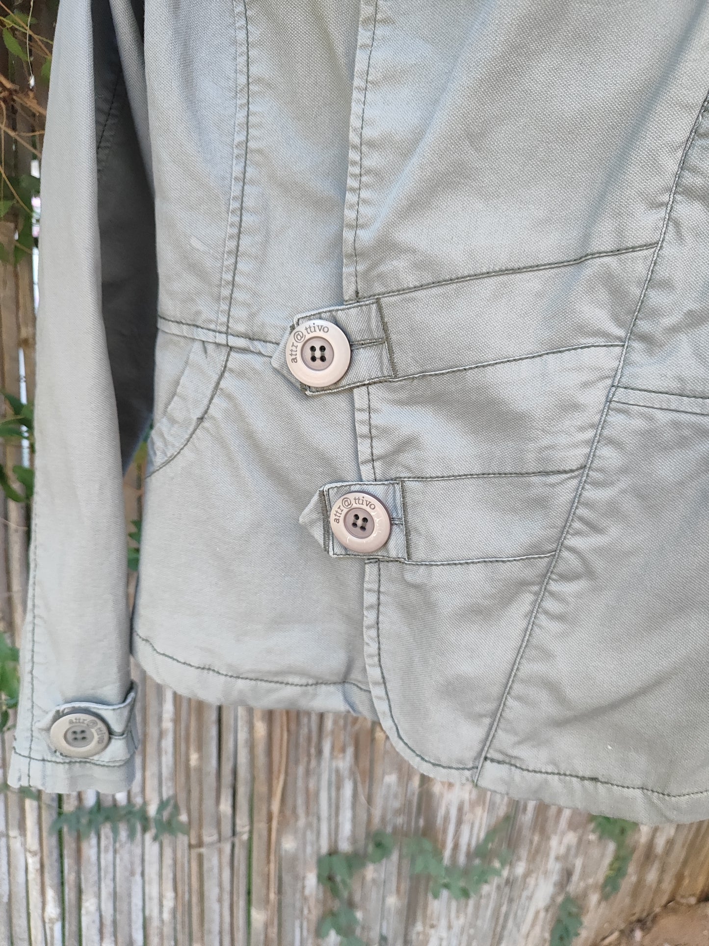 ז'קט אופנועים מבד באפור כפתורי ענק - Image 2 by Atrrattivo (ספרדי יוקרתי) 