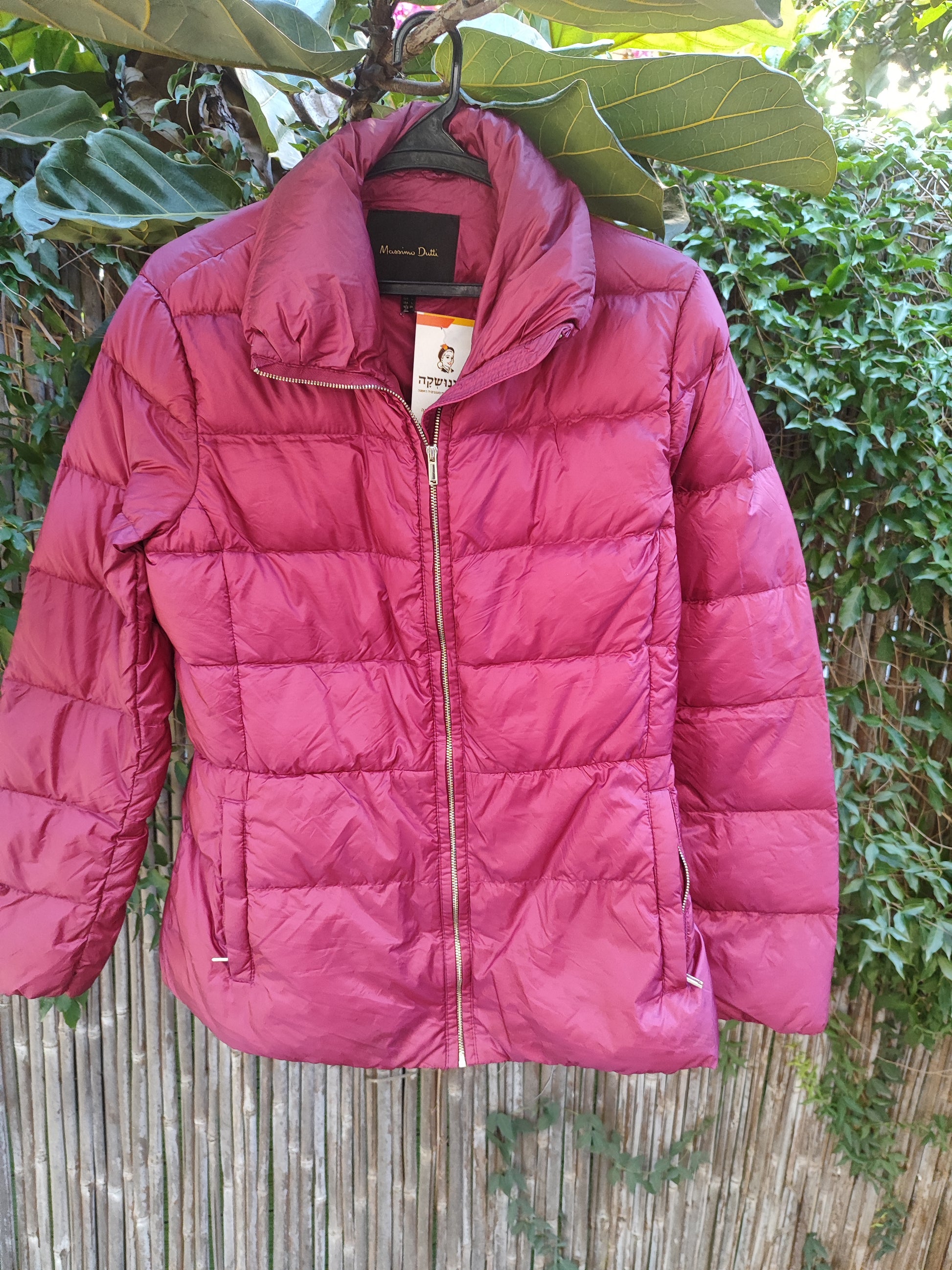 מעיל פוך דובדבן מחמם - Image 2 by Massimo Dutti