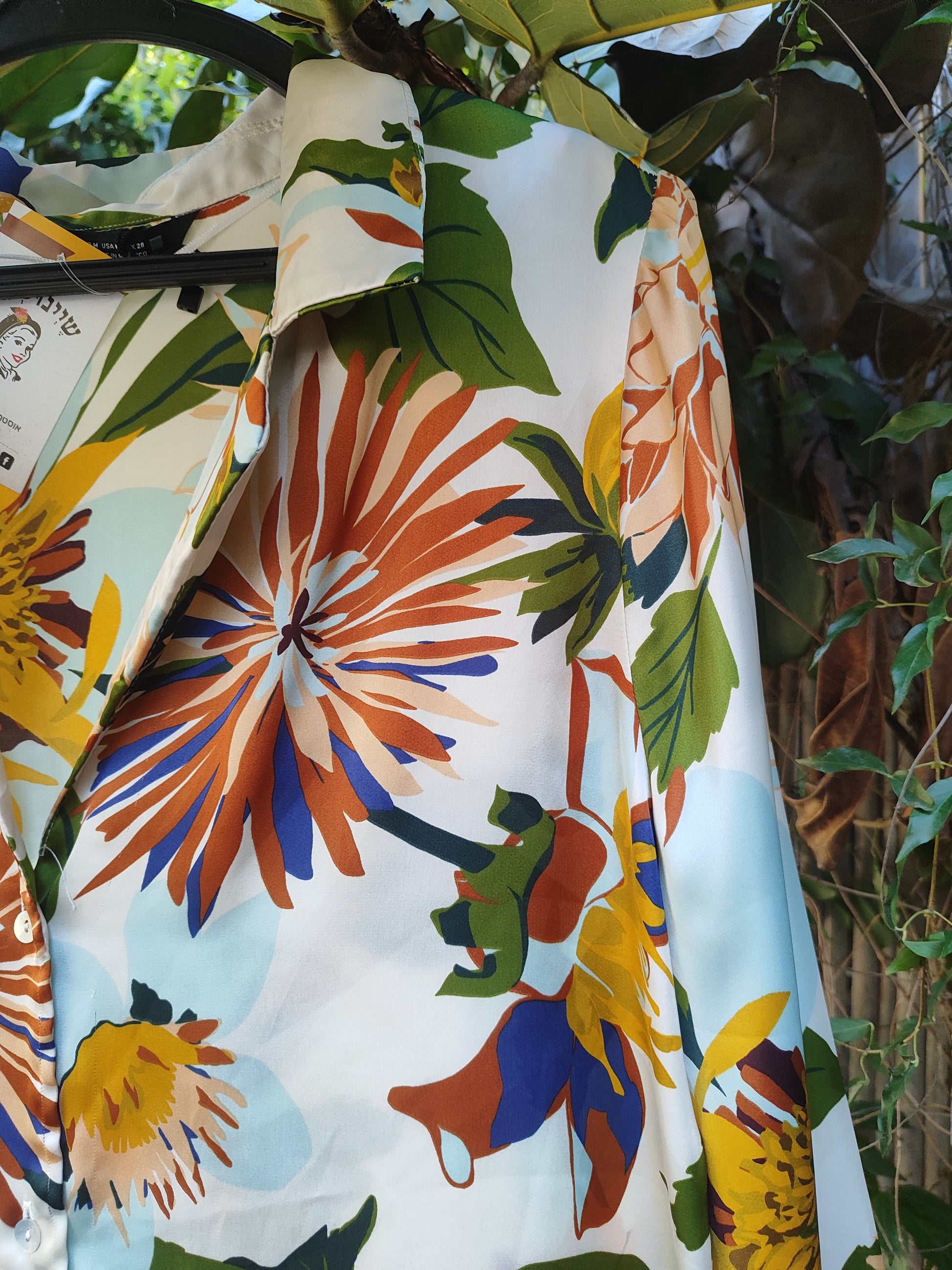 חולצה מכופתרת עטופה בפרחי פסטל by Zara - Size M-L