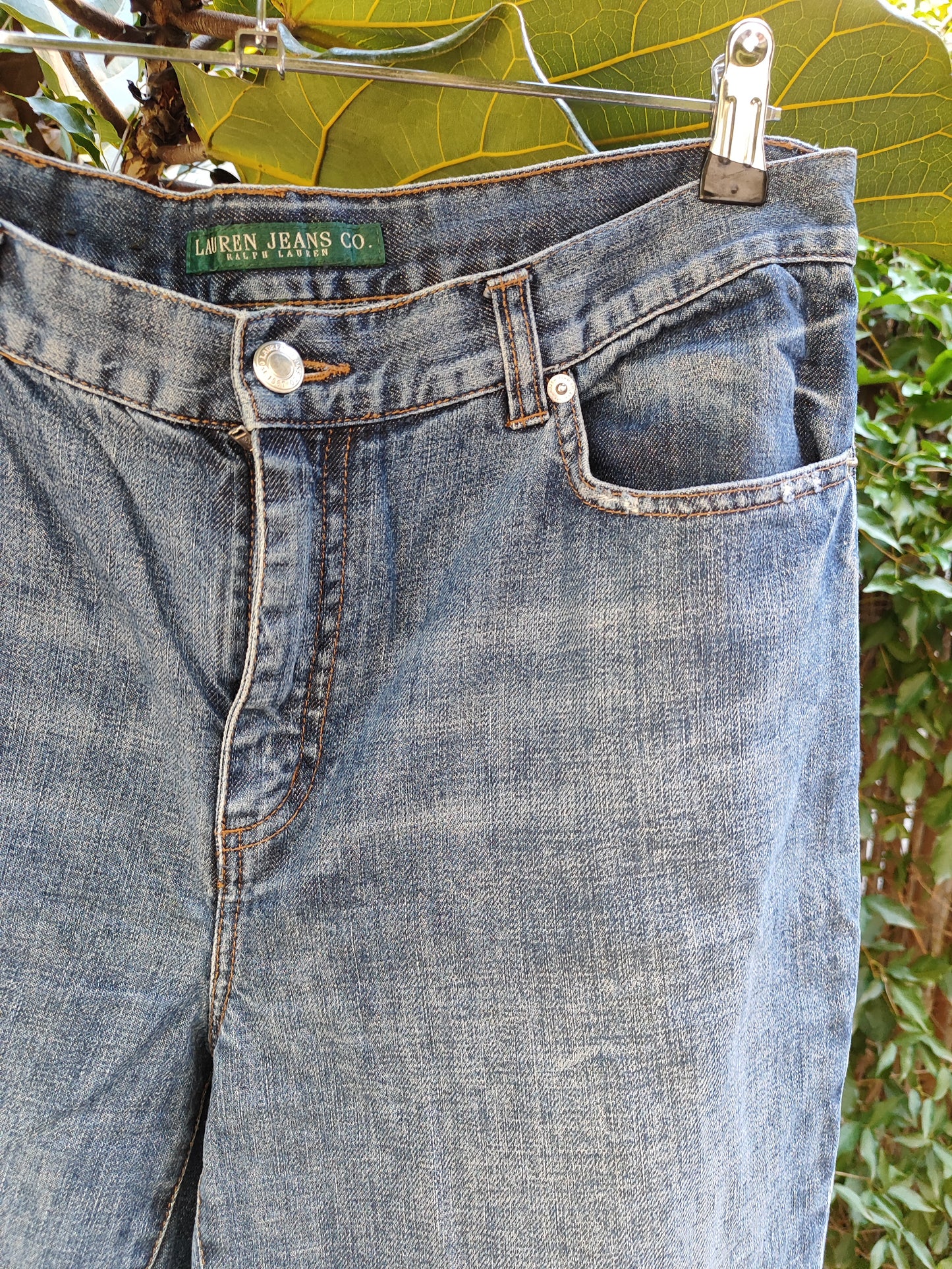 ג'ינס בגזרה ישרה קלאסי  - Image 4 by Lauren Jeans Co