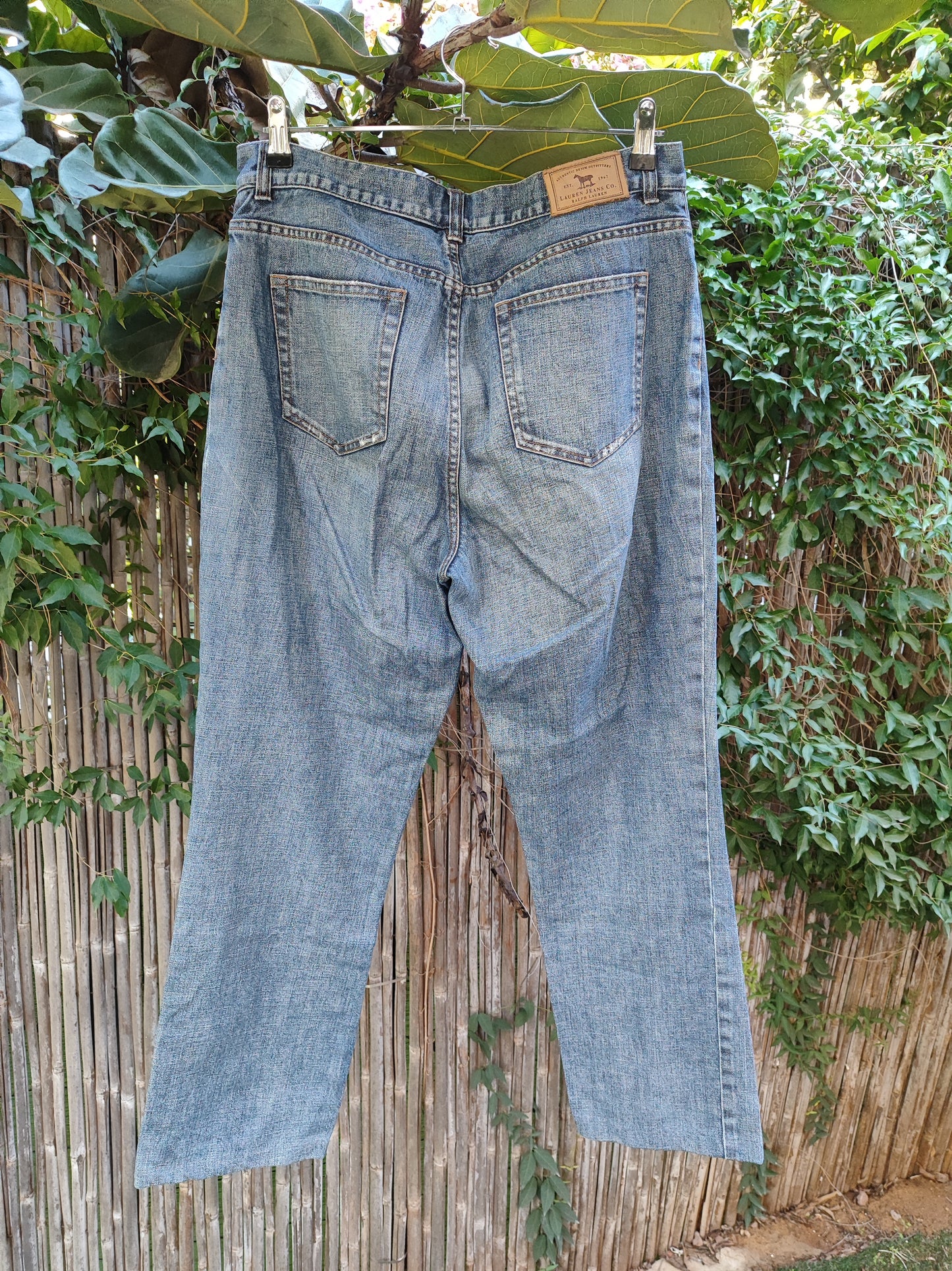 ג'ינס בגזרה ישרה קלאסי  - Image 5 by Lauren Jeans Co