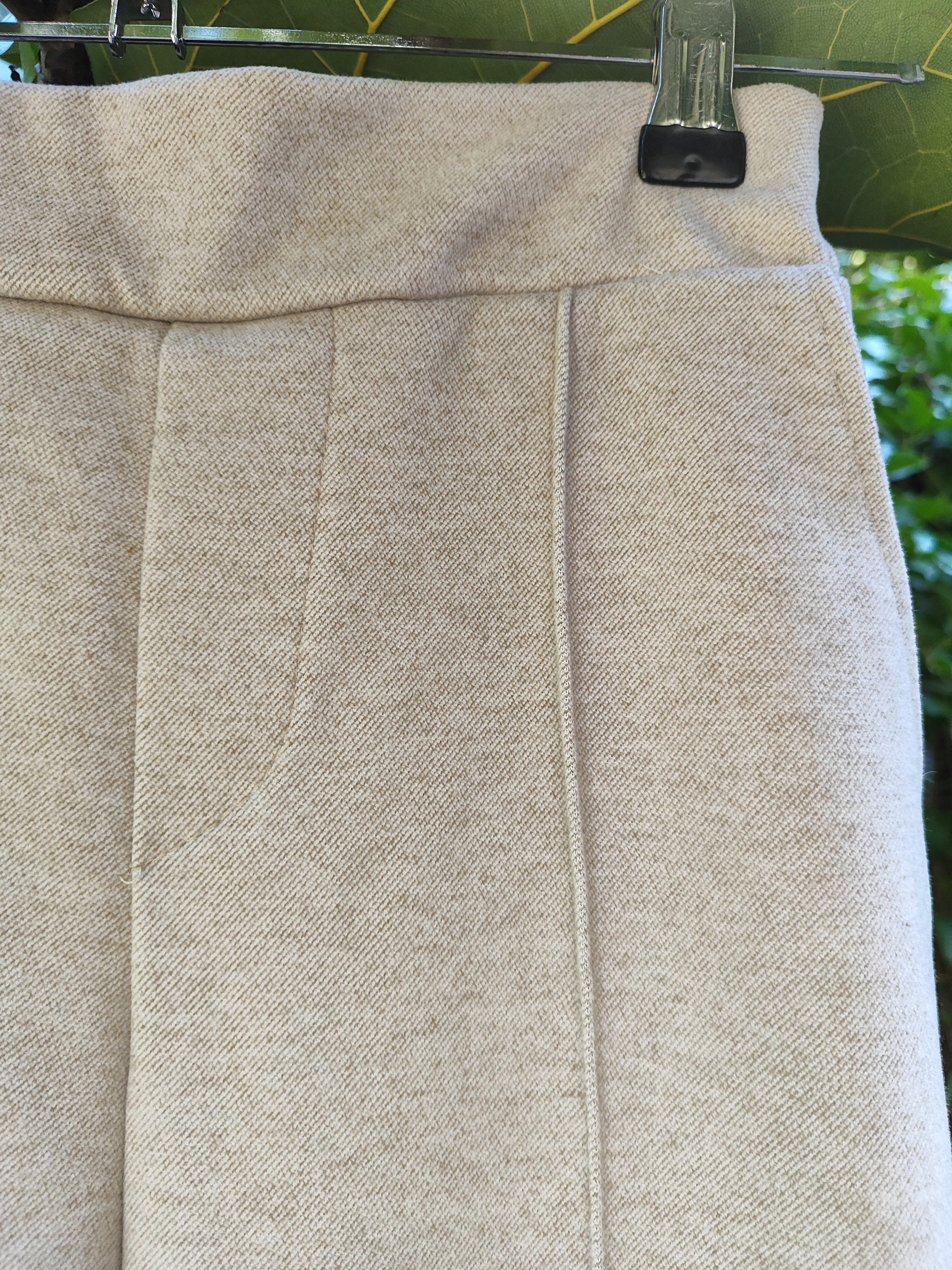 מכנסיים חמימים בקרם בפס מחלק - Image 4