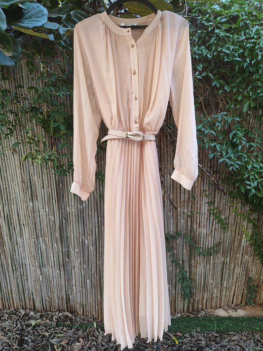 שמלה ורודה רכה עם חגורה וכפתורים מוזהבים  - Image 3 by Zara