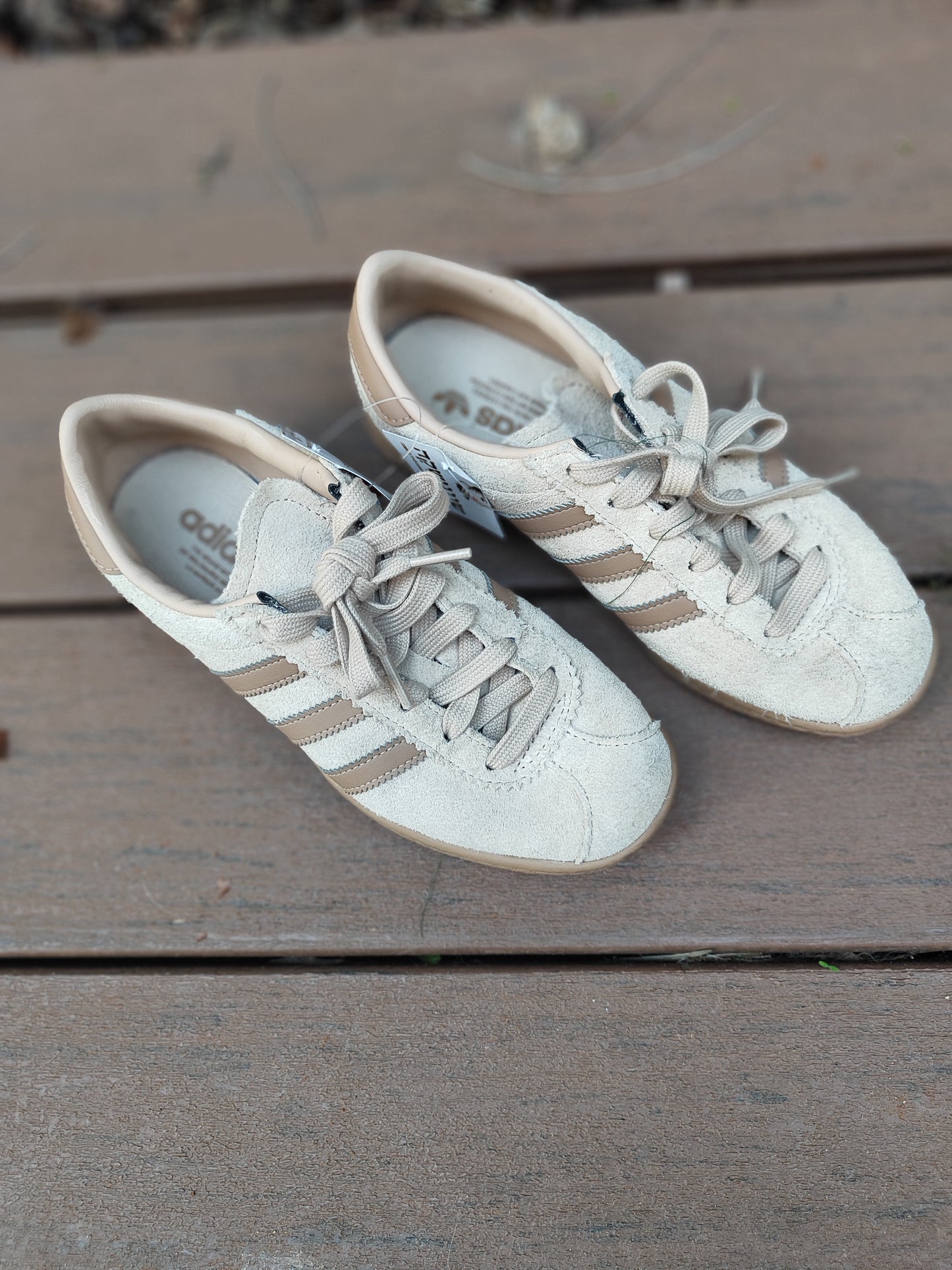 נעלי אדידס סמבה במראה מלוכלך במוקה - Image 4 by Adidas