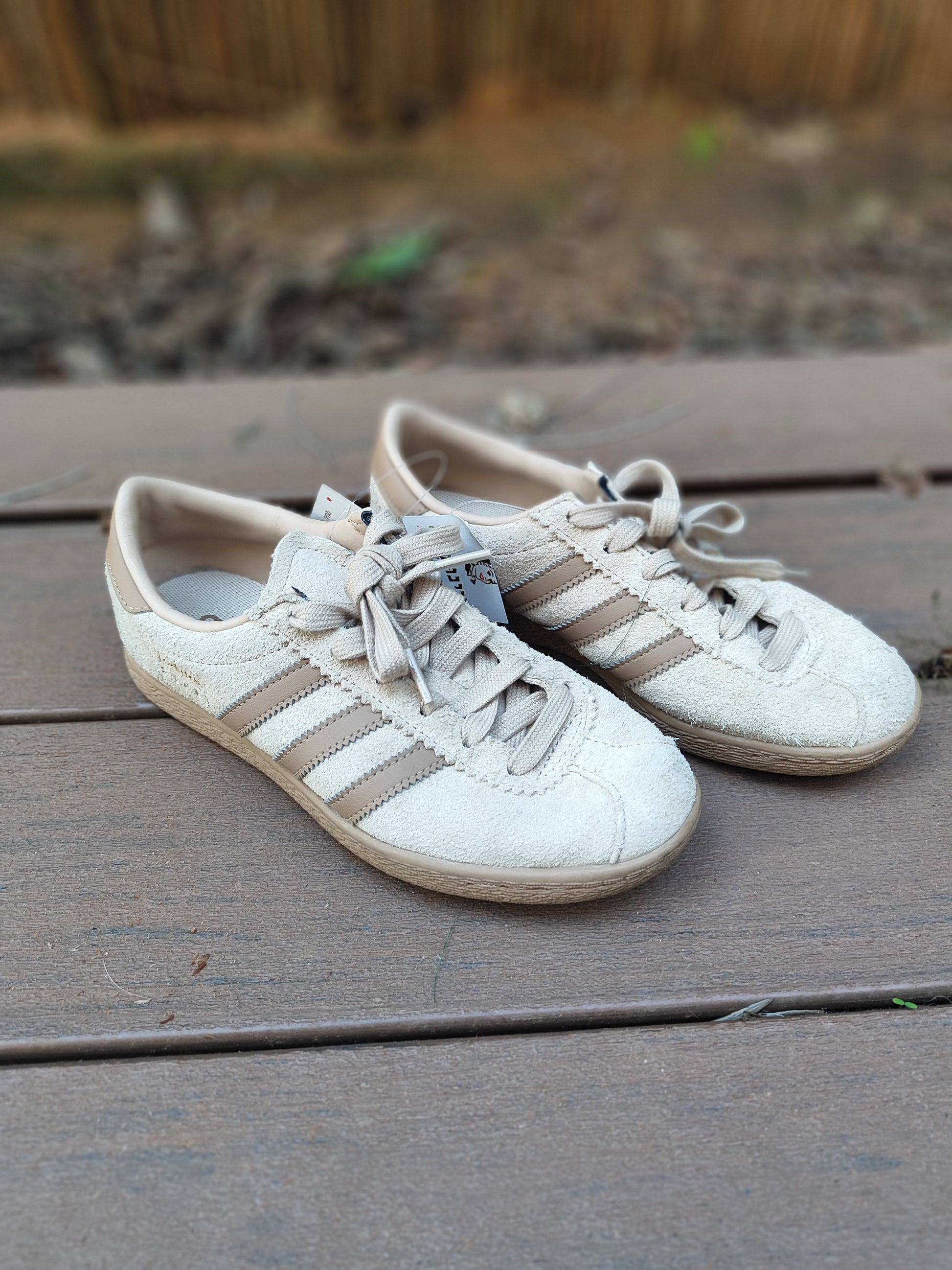 נעלי אדידס סמבה במראה מלוכלך במוקה - Image 3 by Adidas