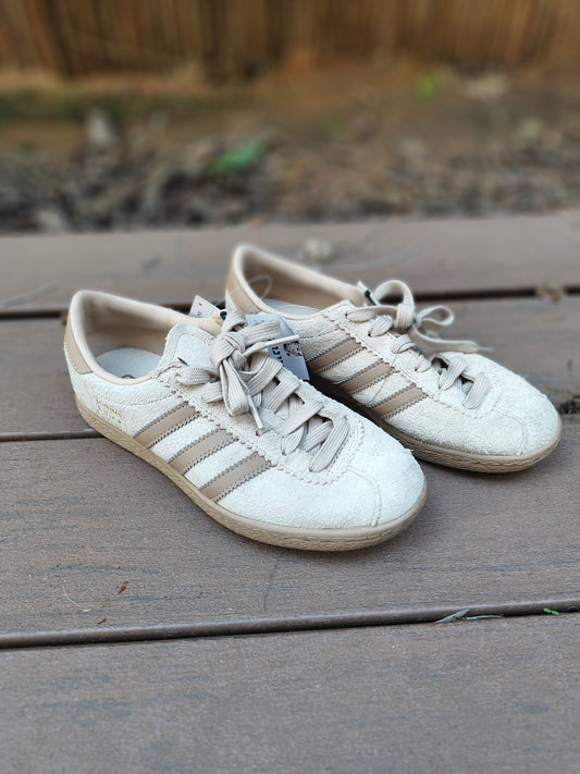 נעלי אדידס סמבה במראה מלוכלך במוקה - Image 3 by Adidas