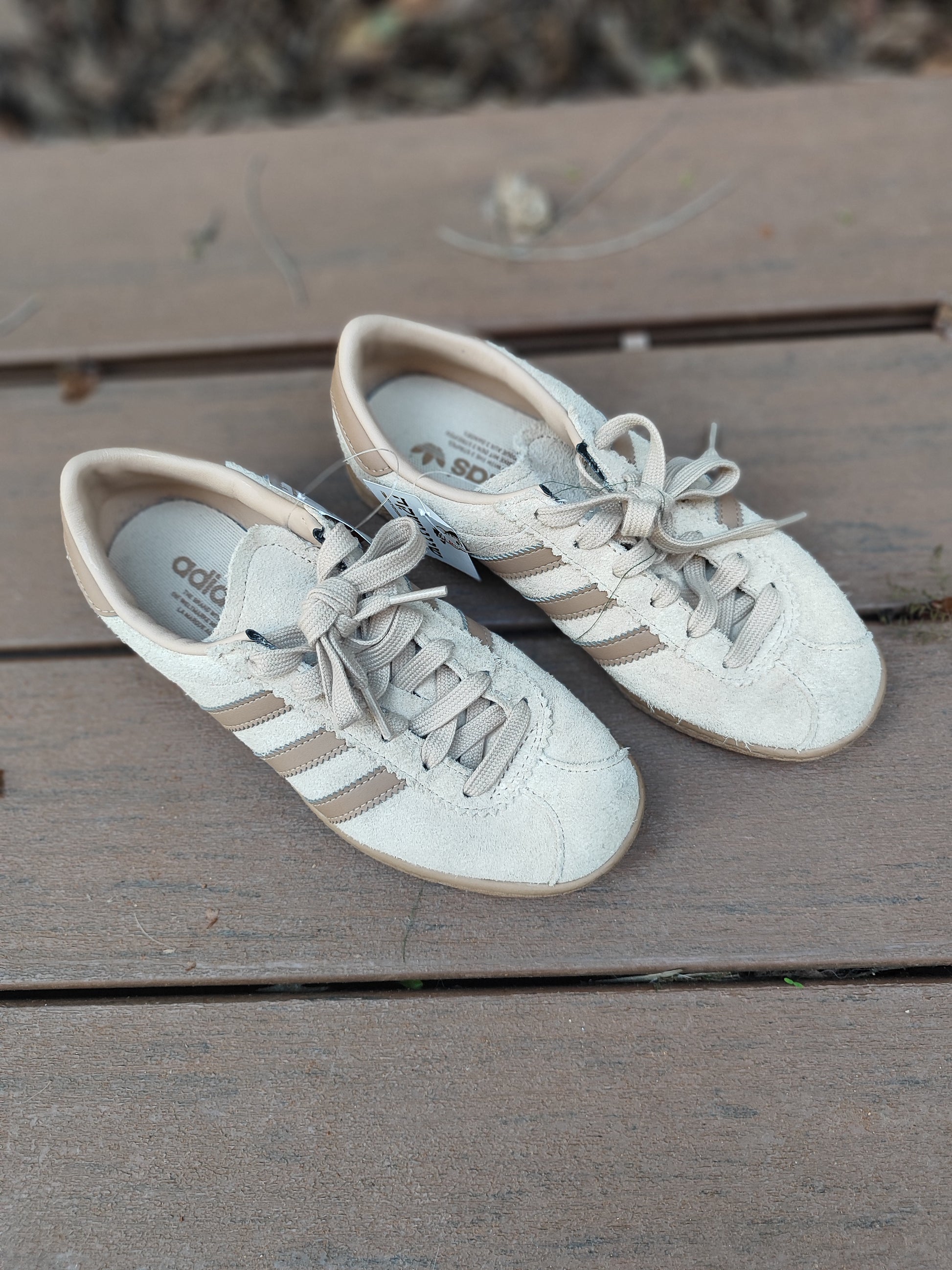 נעלי אדידס סמבה במראה מלוכלך במוקה - Image 6 by Adidas