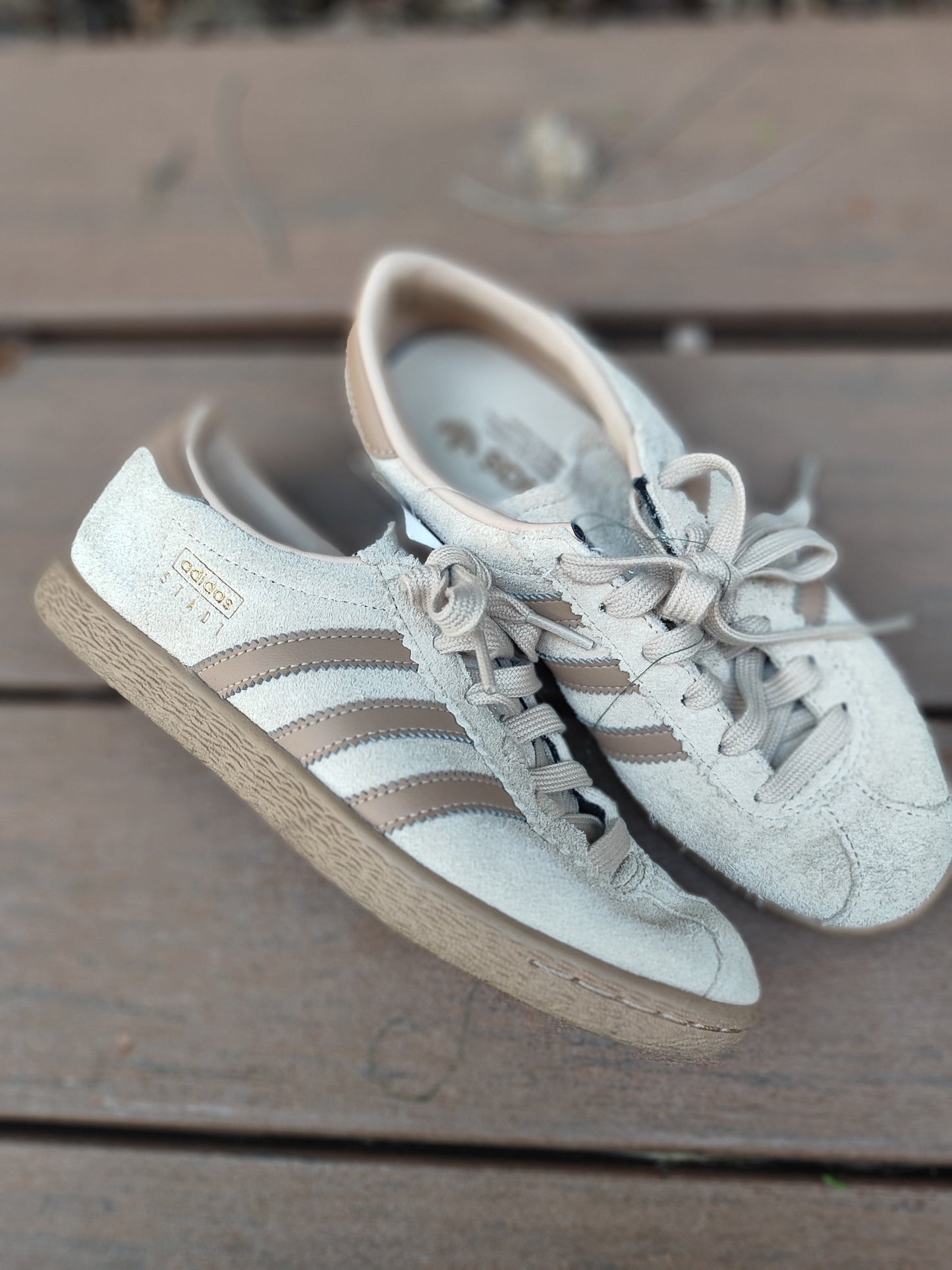 נעלי אדידס סמבה במראה מלוכלך במוקה - Image 5 by Adidas