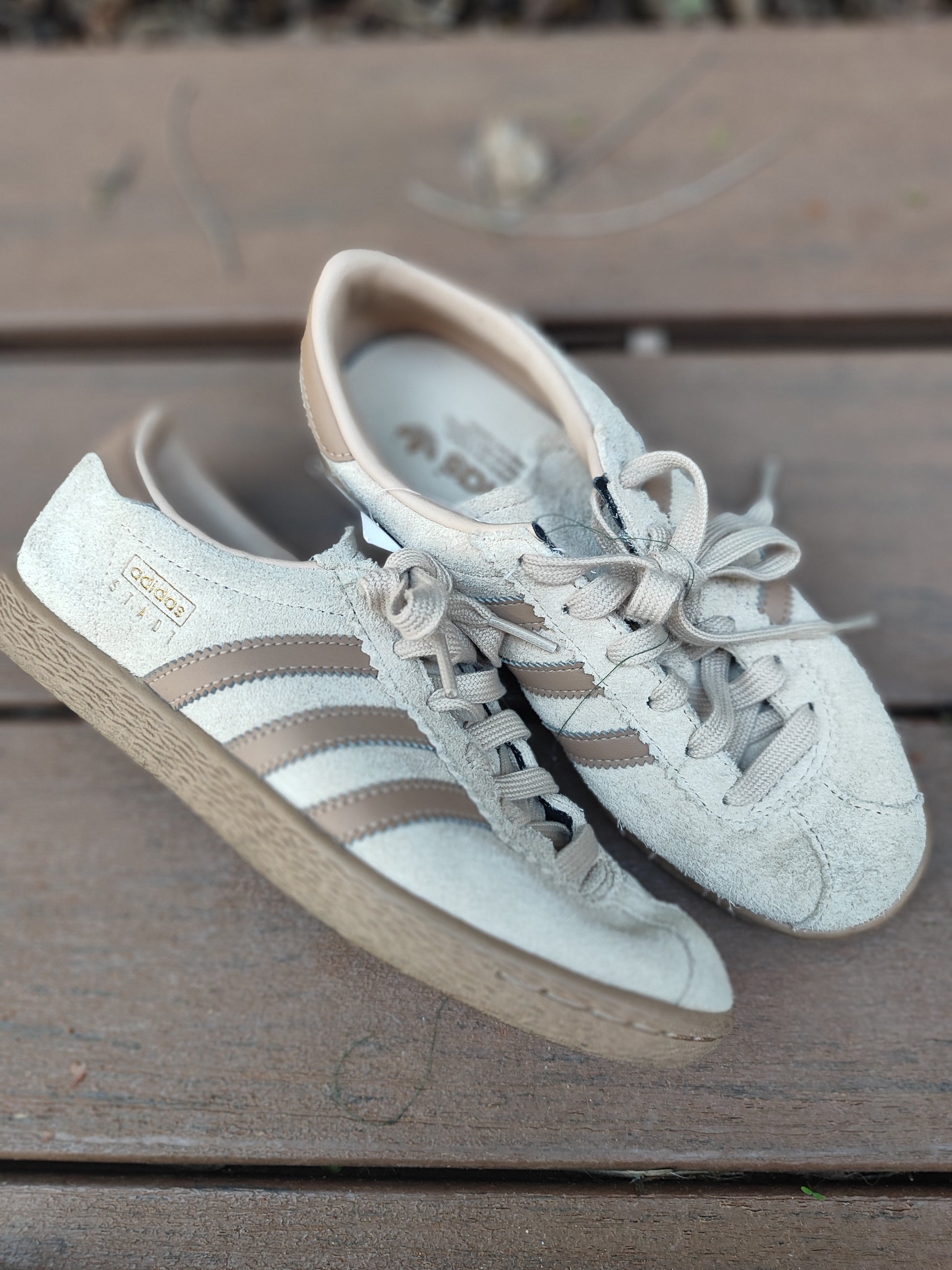 נעלי אדידס סמבה במראה מלוכלך במוקה - Image 7 by Adidas