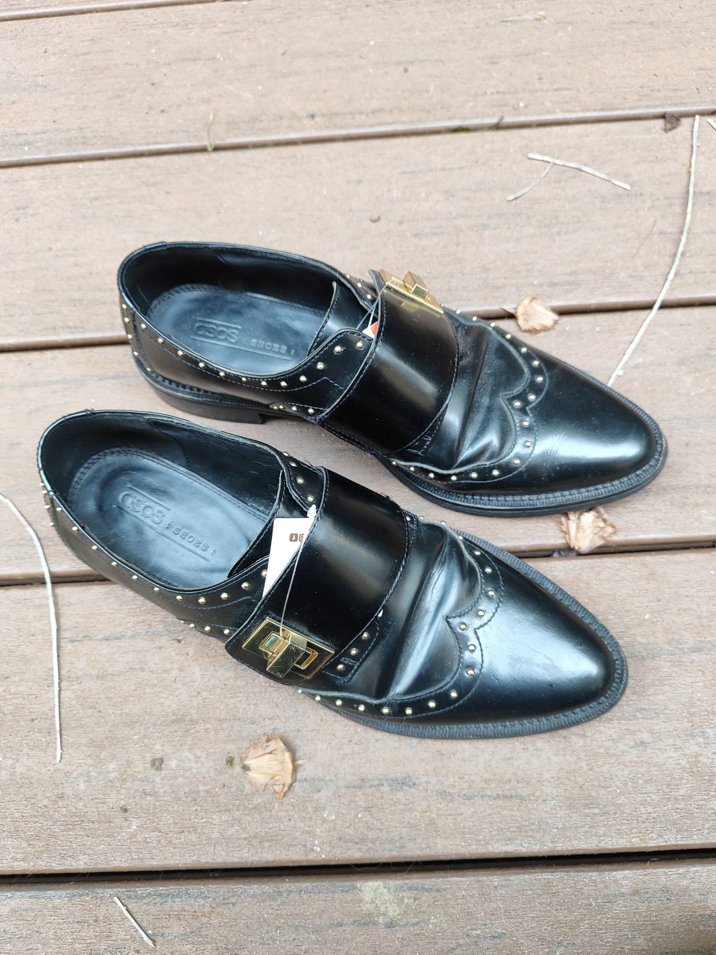 נעלי עור אוקספורד עם אבזם סגירה וניטים  - Image 5