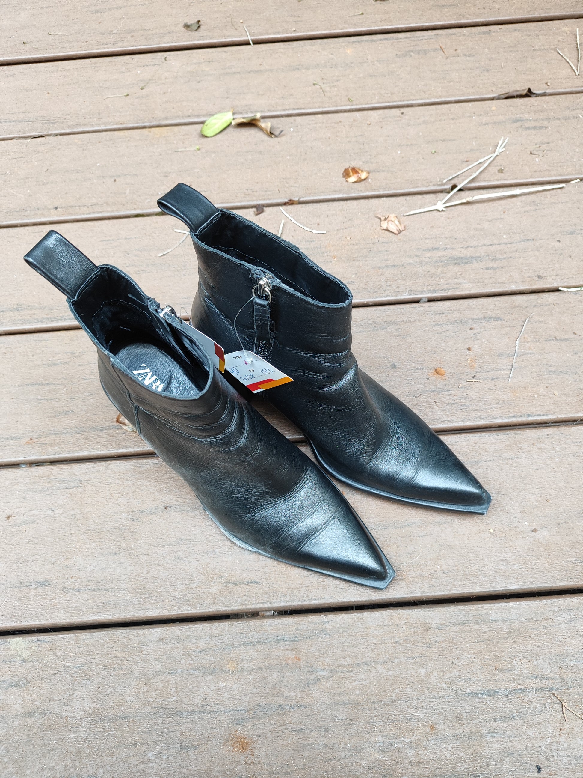 מגפיים שחורים אלגנטיים שפיץ חד  - Image 3 by ZARA