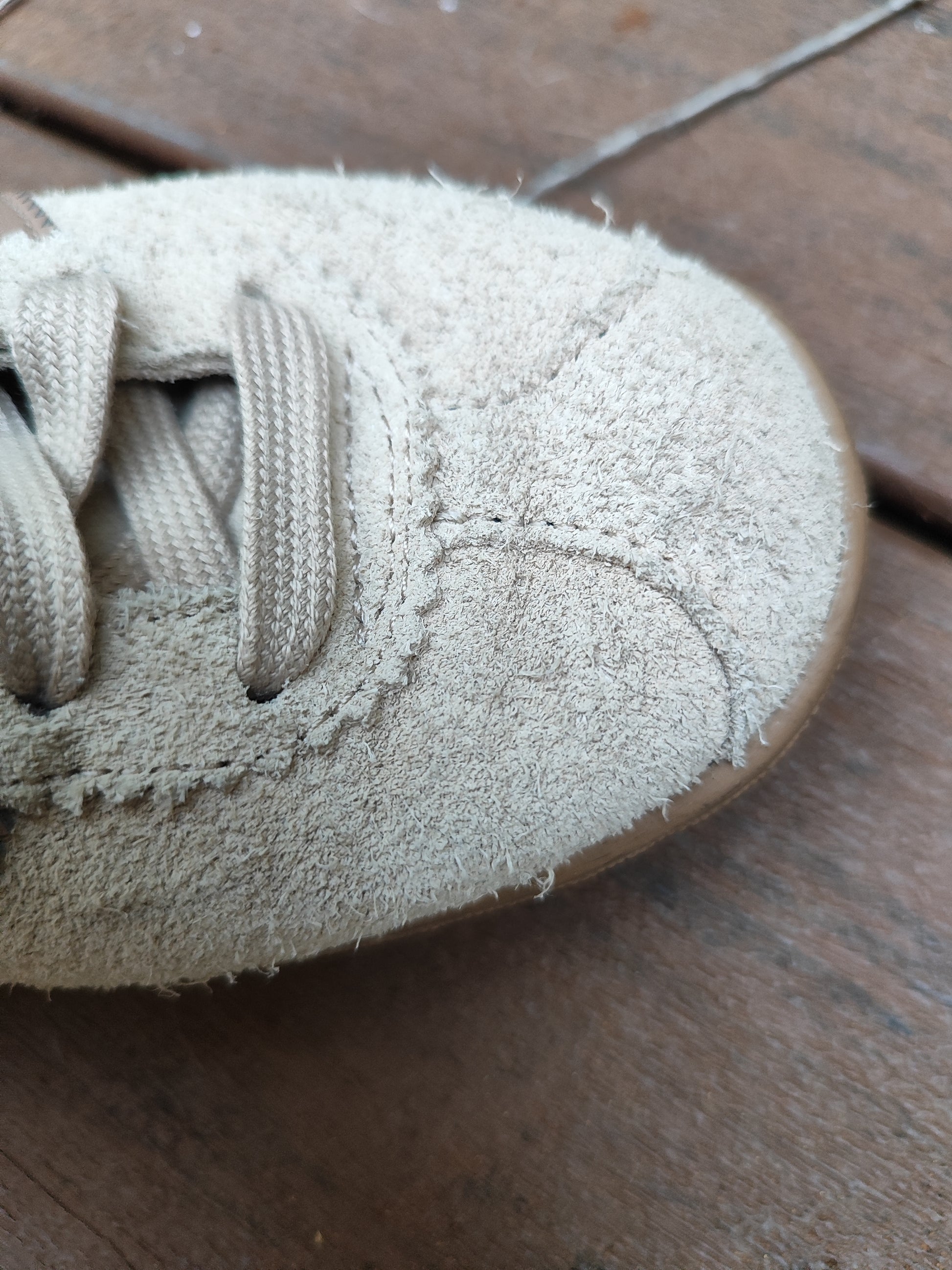 נעלי אדידס סמבה במראה מלוכלך במוקה - Image 8 by Adidas