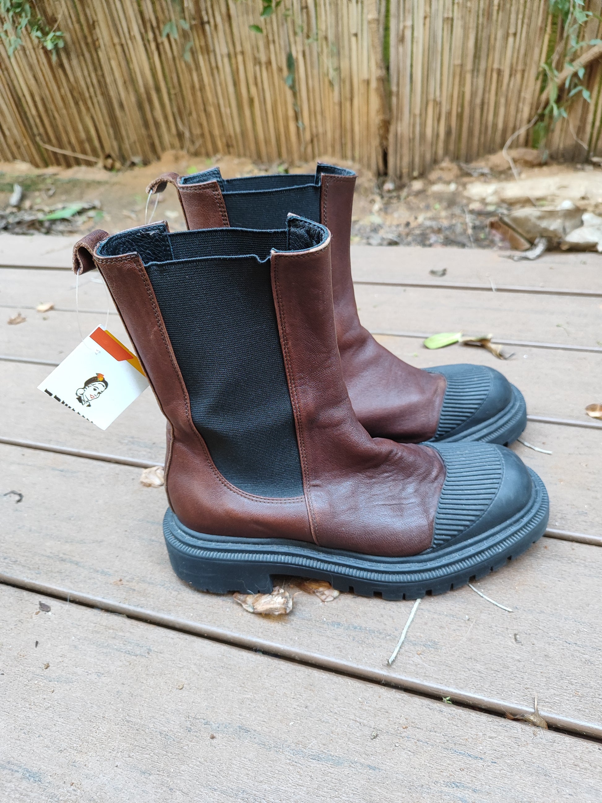 מגפיים עור יומיומי אצבעות שחור גומי  - Image 2 by Daniela lehavi