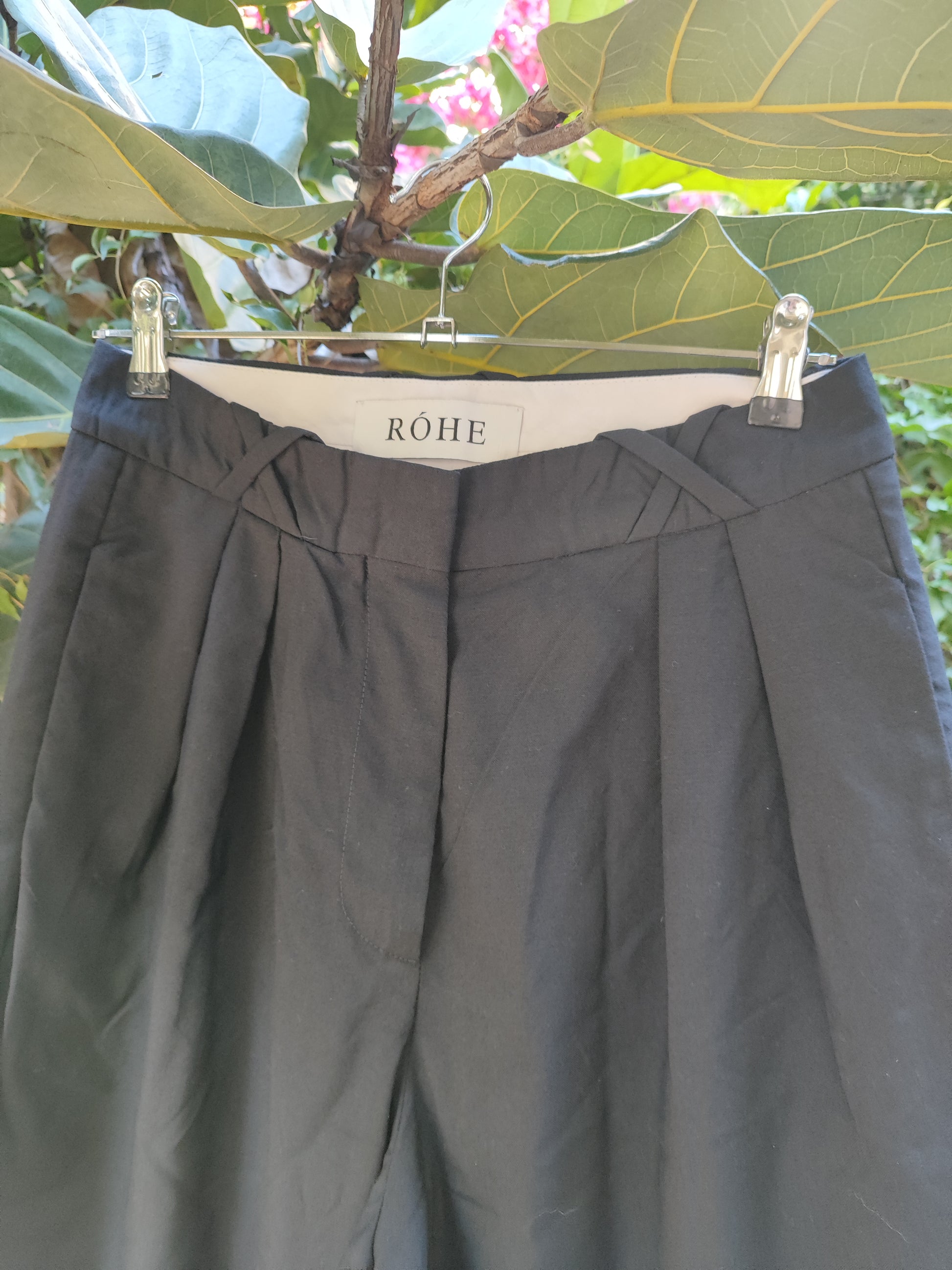 מכנסיים שחורים פנסים רחבים by Róhe - Size 36-38