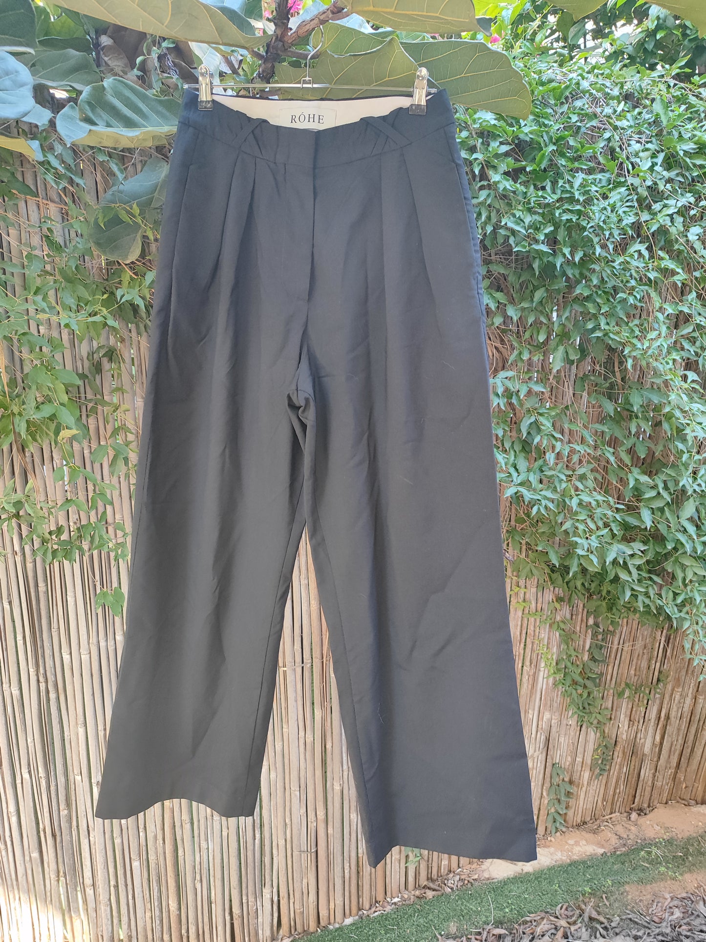 מכנסיים שחורים פנסים רחבים - Image 2 by Róhe