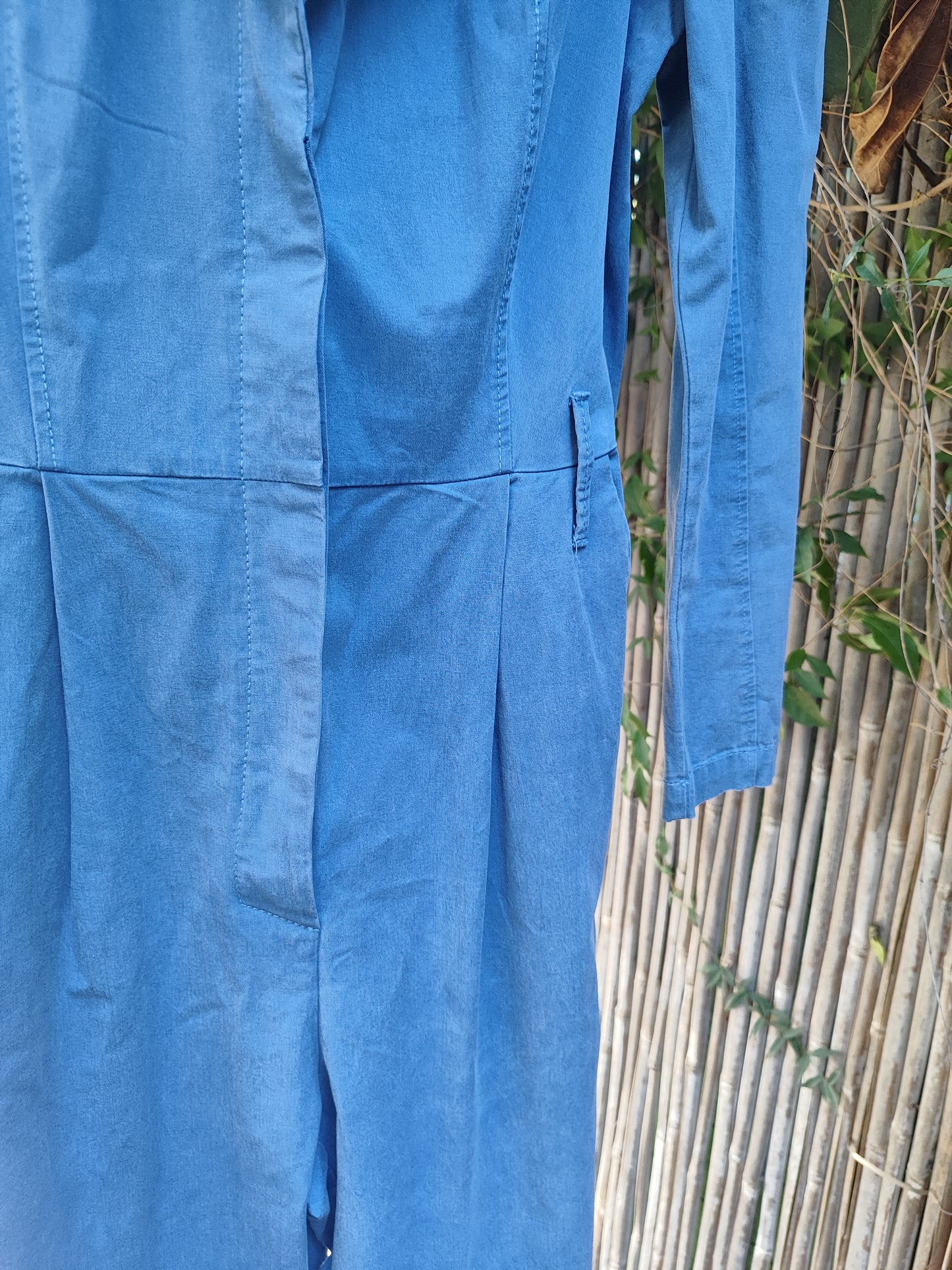 אוברול כחול ים בכפתורים נסתרים וכיווציי כתפיים - Image 2 by ZARA