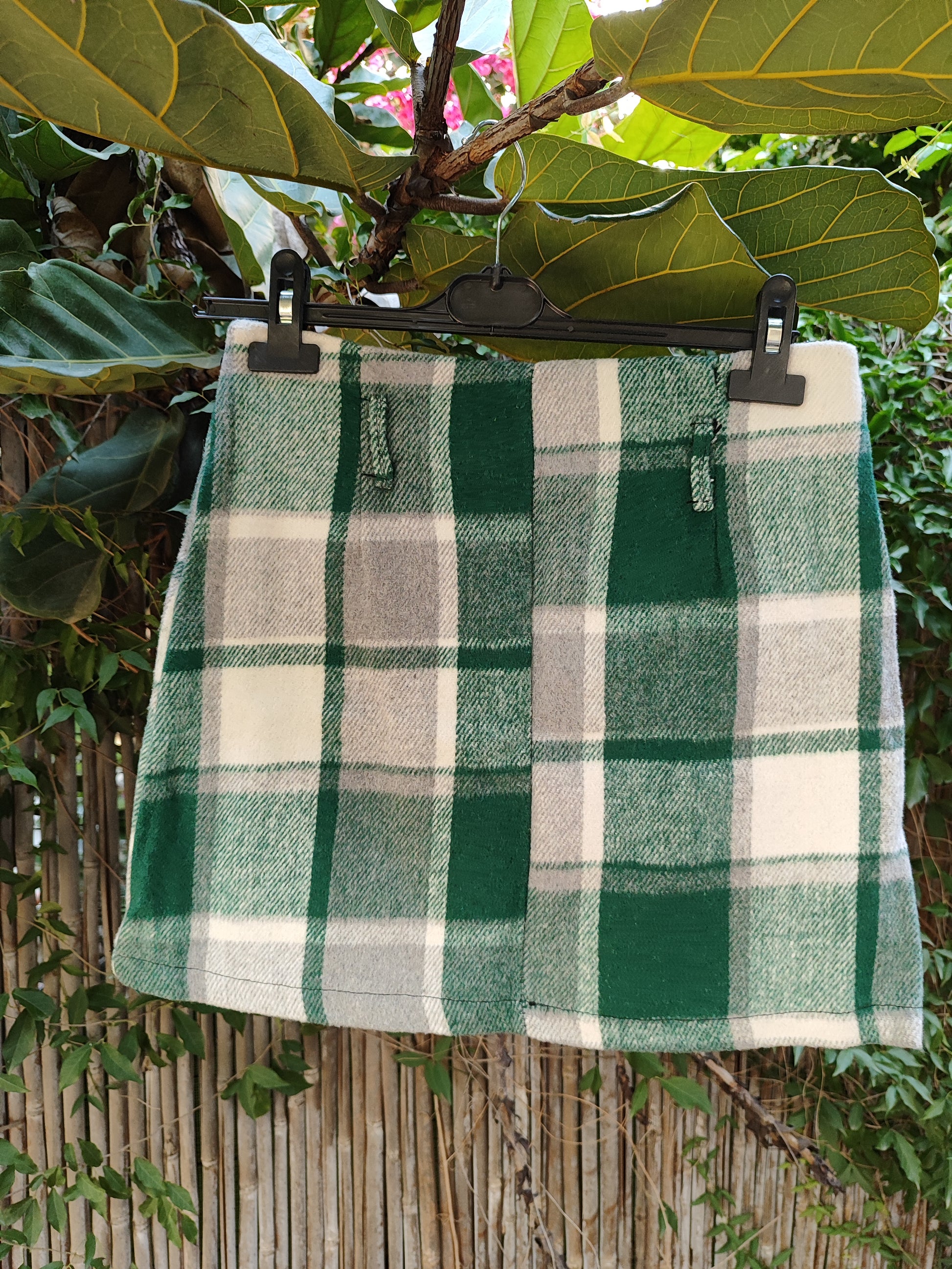 חצאית מיני צמרית משבצות בירוק אםור by Dana Ashkenazi - Size S