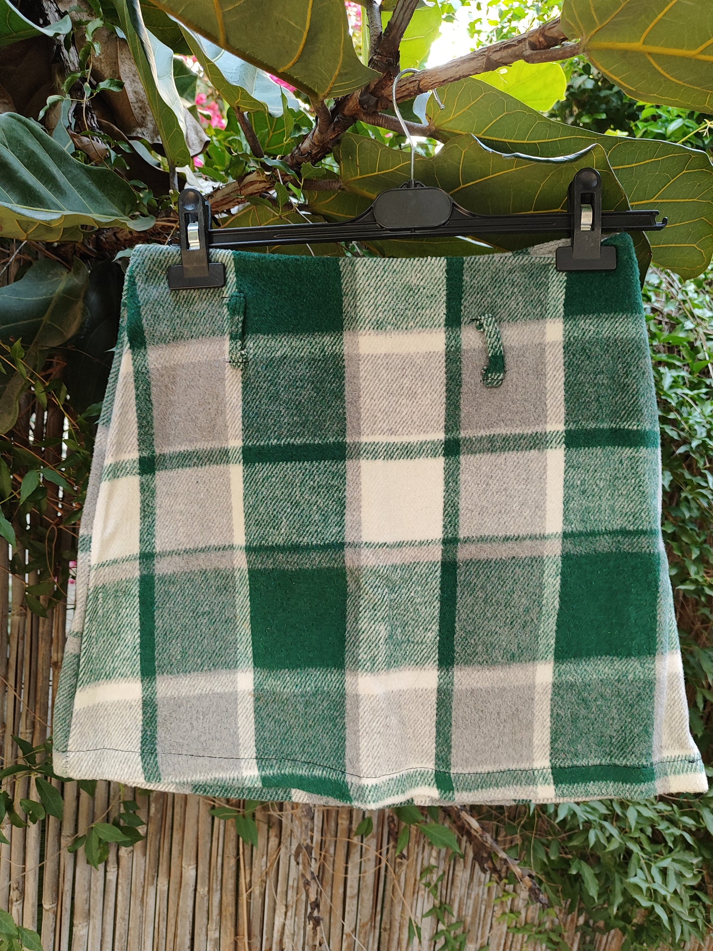 חצאית מיני צמרית משבצות בירוק אםור - Image 3 by Dana Ashkenazi