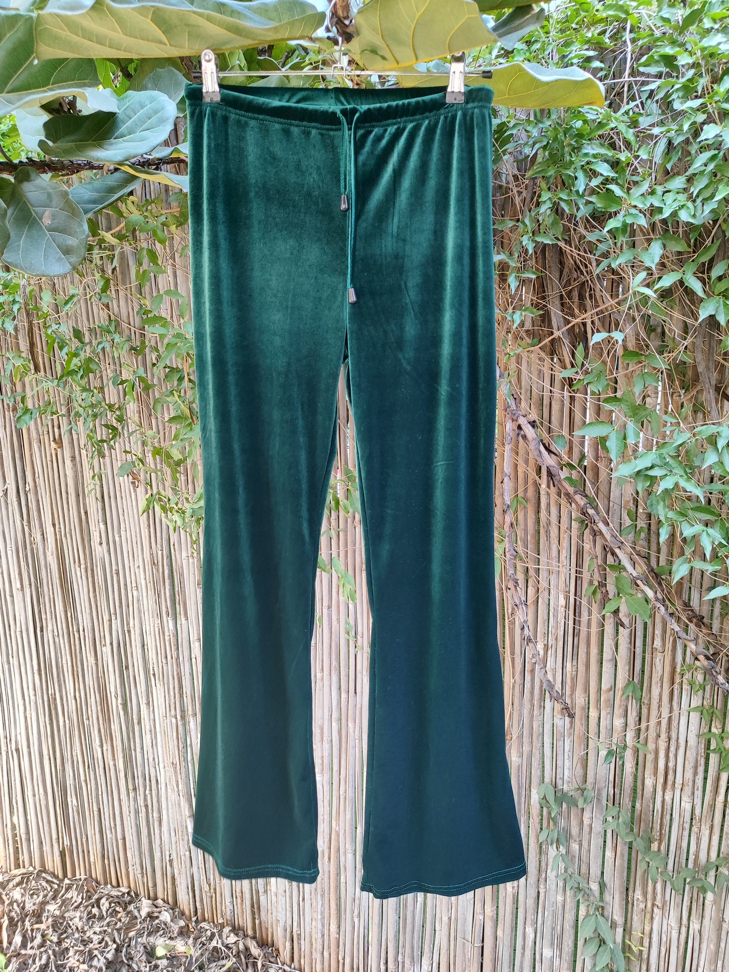 מכנסים קטיפתי ירוק כהה רחב קרסוליים - Image 4