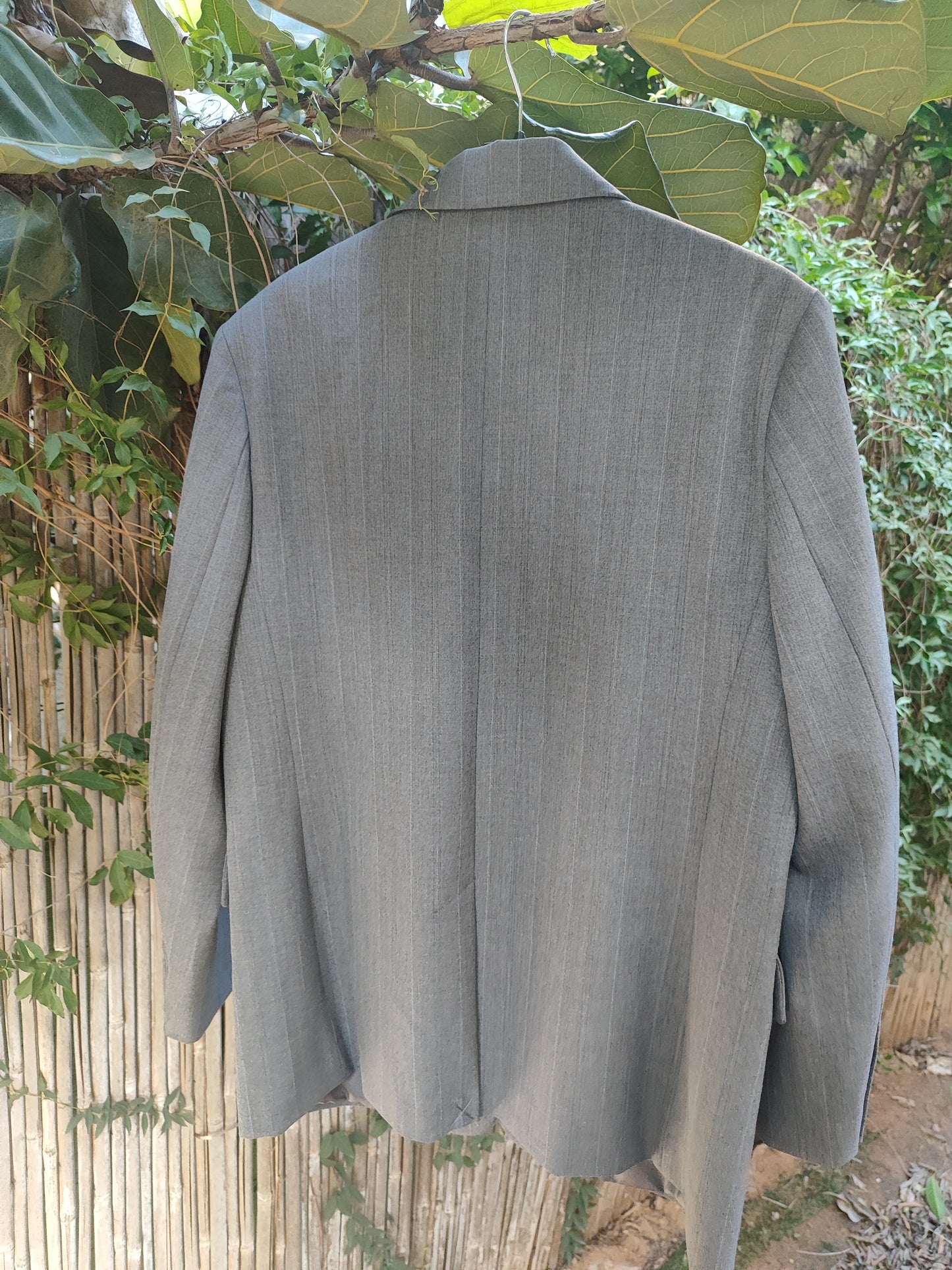 בלייזר אפור קלאסי בפסים דקיקים  - Image 2 by MNG