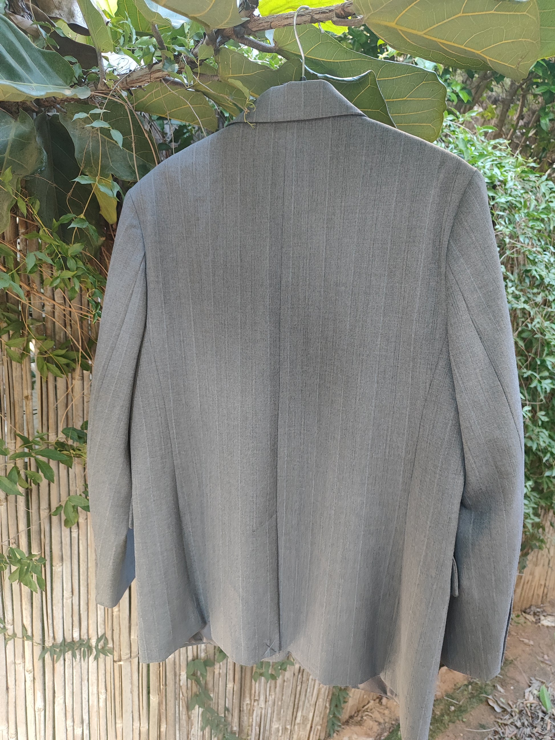 בלייזר אפור קלאסי בפסים דקיקים  - Image 2 by MNG