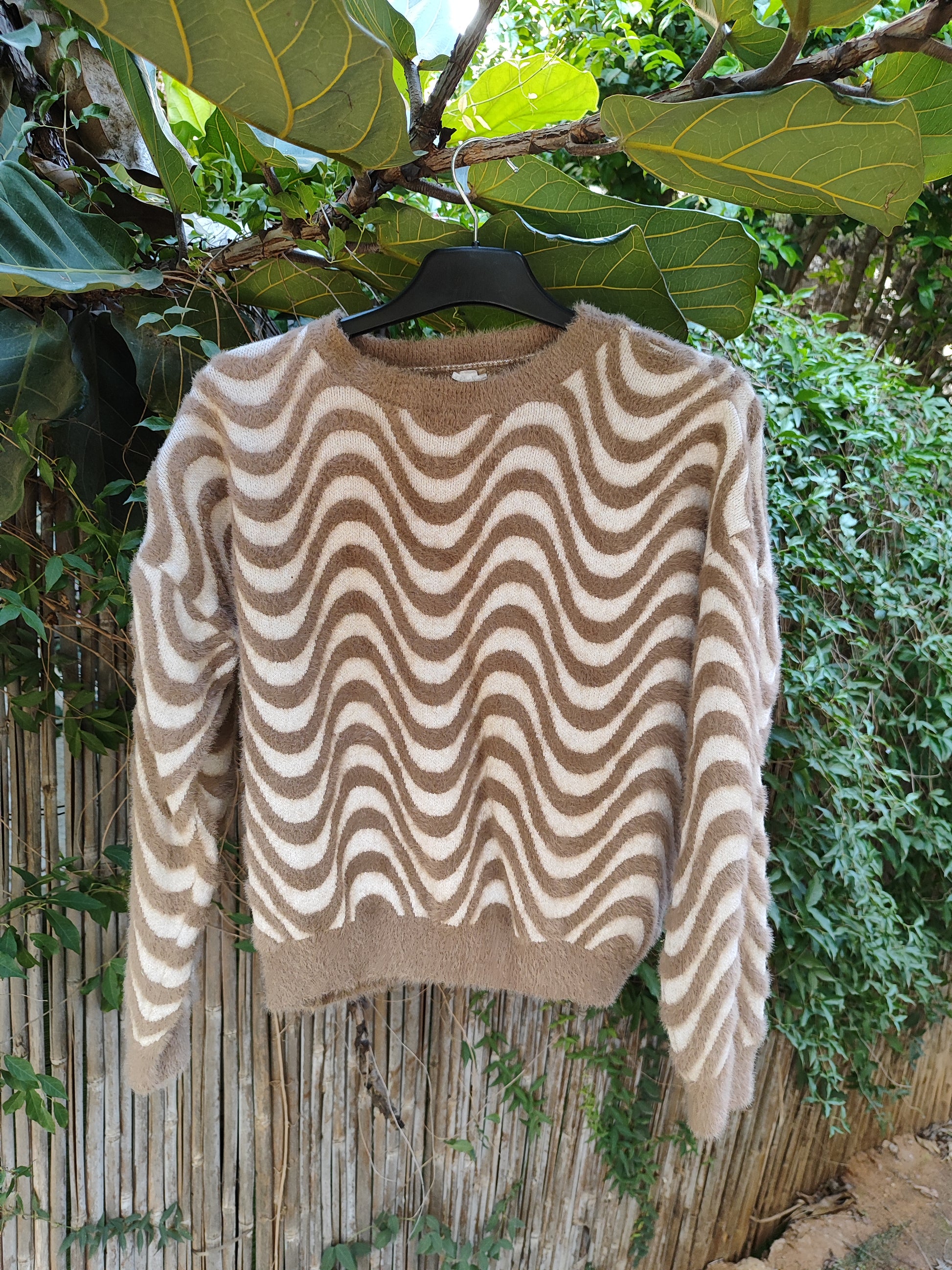 סוודר גלים חום של חום וקרם - Image 5 by GOLD KIDS