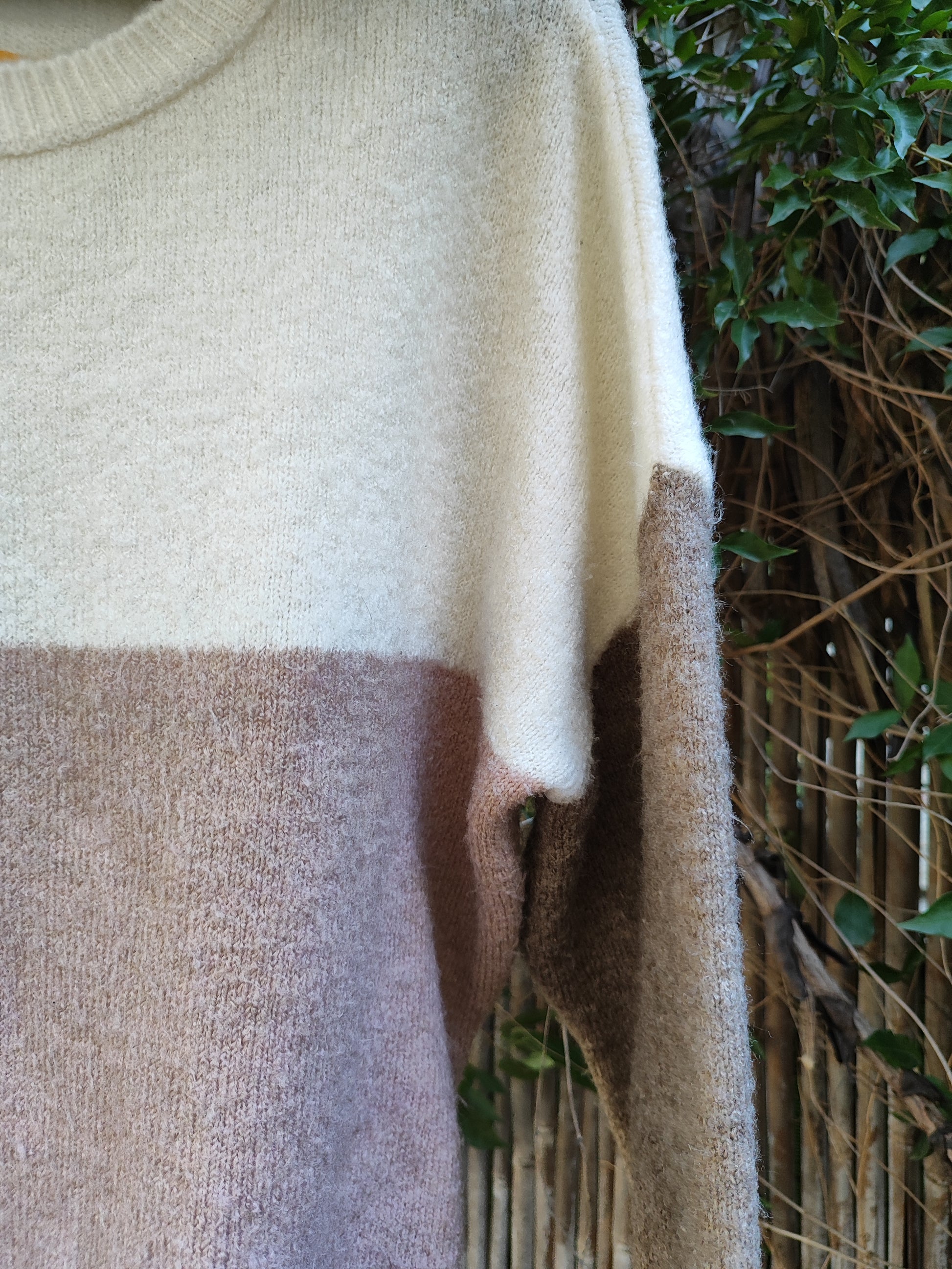 סוודר חצי קרם מוקה וקצת אפור  - Image 5 by Pull&Bear