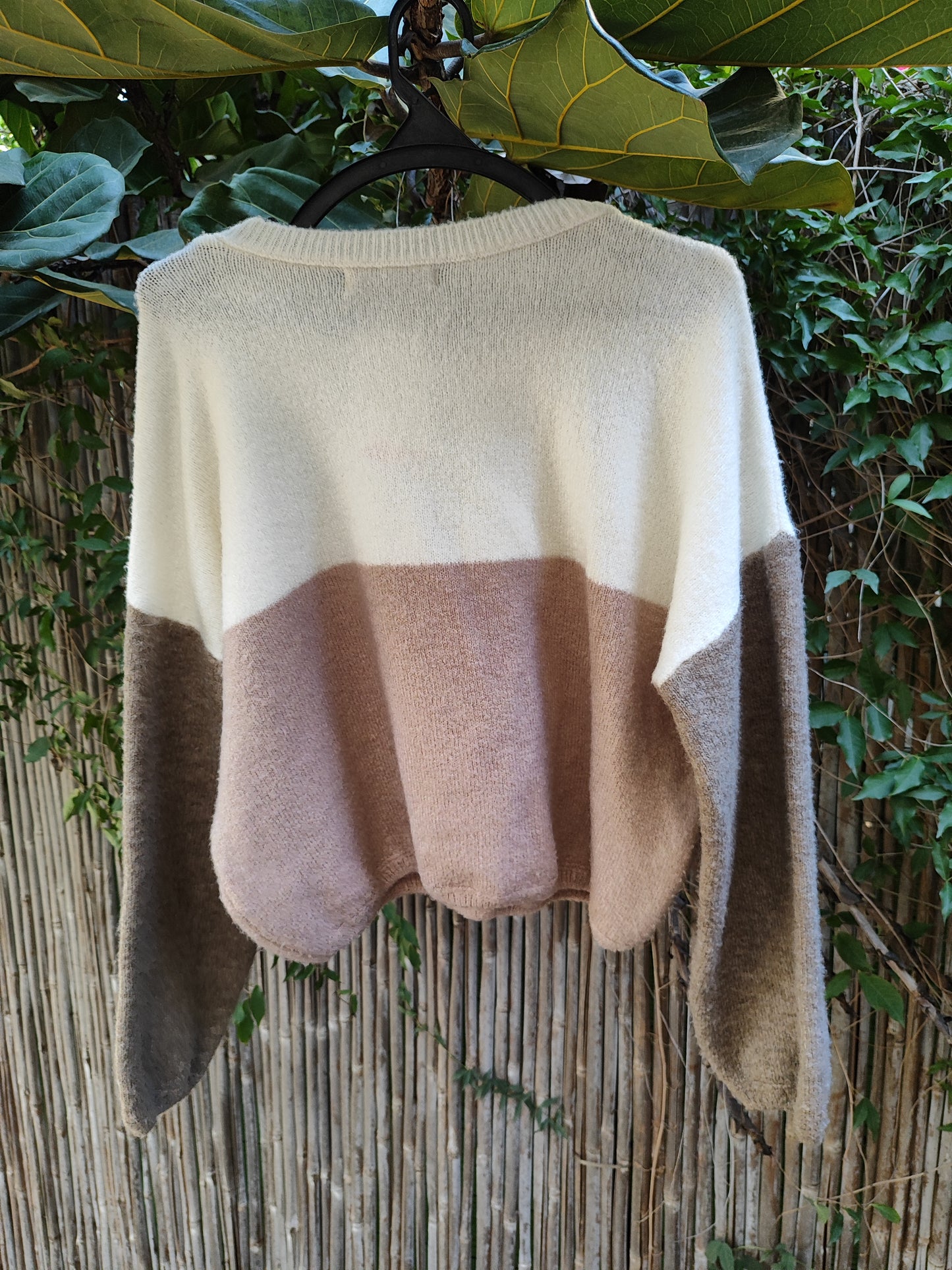 סוודר חצי קרם מוקה וקצת אפור  - Image 6 by Pull&Bear