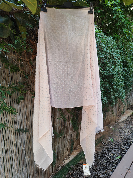 צעיף  ורוד בייבי עיגולים אפורים מפוזרים  - Image 7