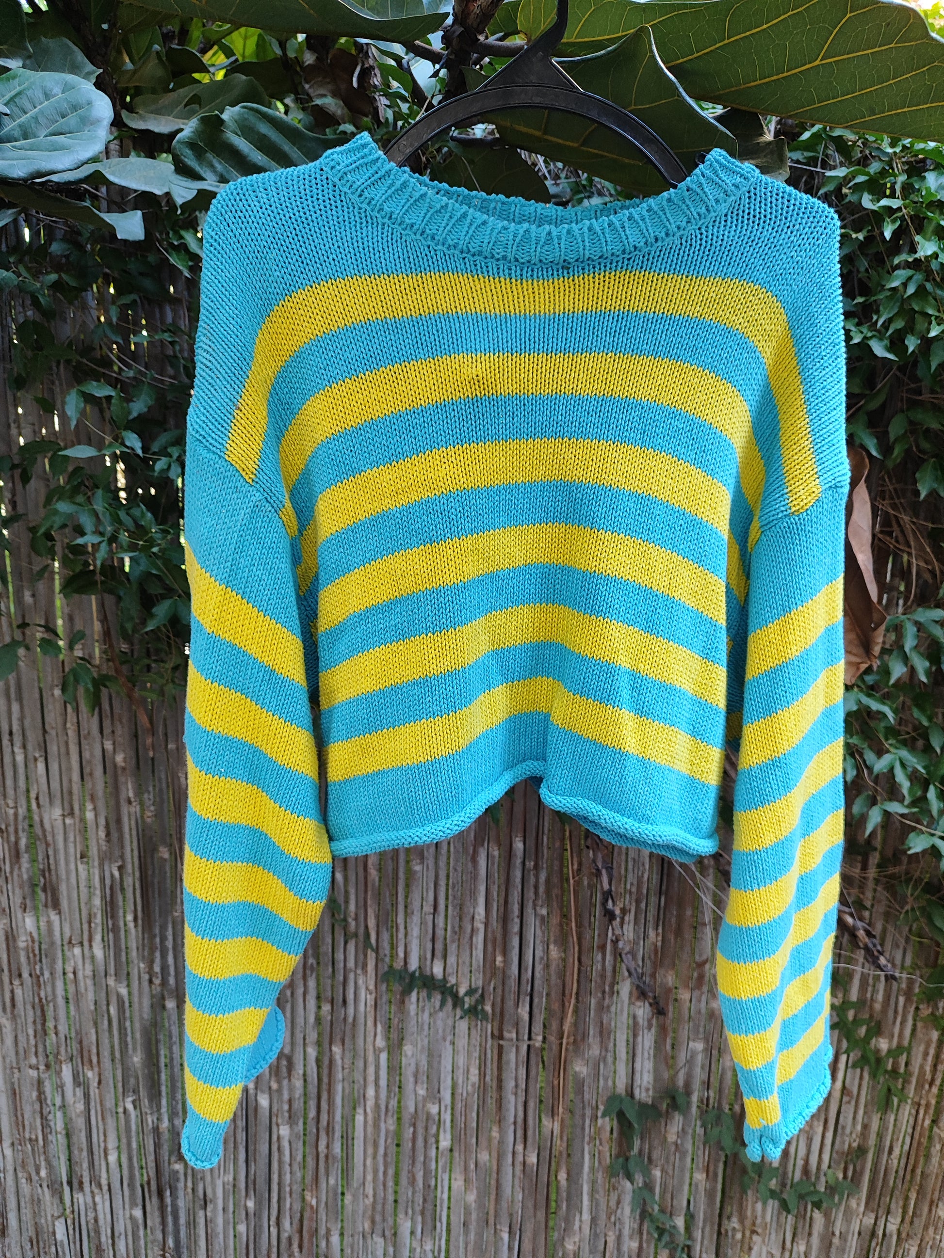 סוודר סרוג פסים כחול-צהוב לרוחב - Image 4 by Zara