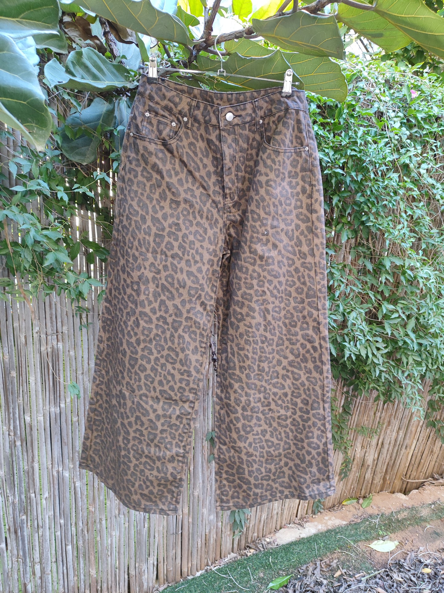 מכנסיים מנומרים בגזרה רחבה  - Image 6 by Dazy